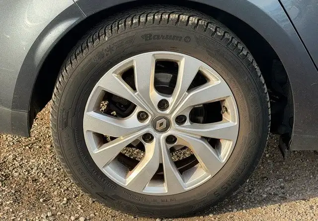 Renault Megane view 10