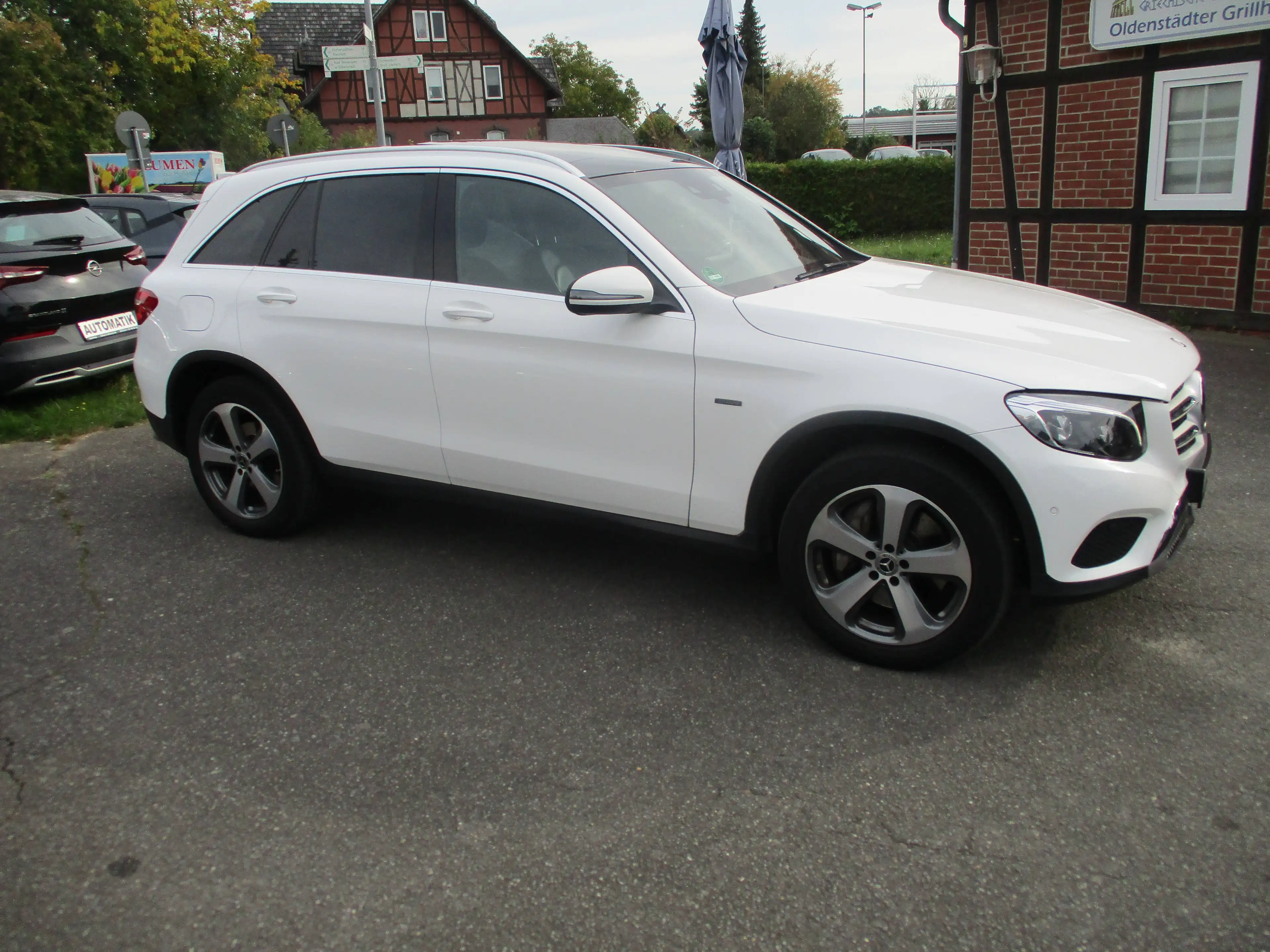 Mercedes-Benz GLC 350 GLC 350 e 4Matic (253.954) / Scheckheftgepflegt/ Unfallfrei Vollausstattung !  ! ! — photo 2