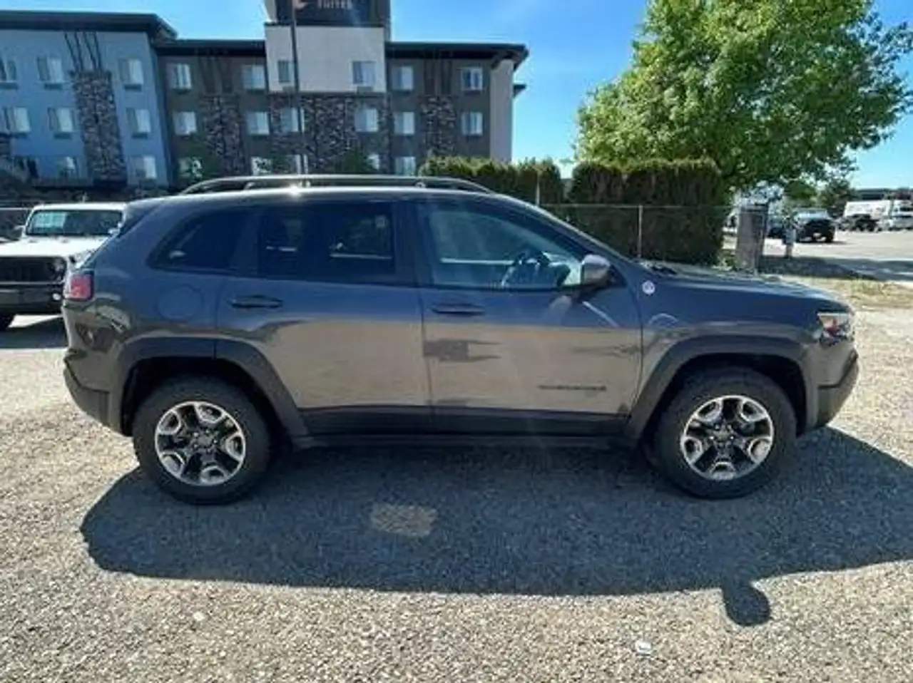 Jeep Cherokee снимка Jeep Cherokee