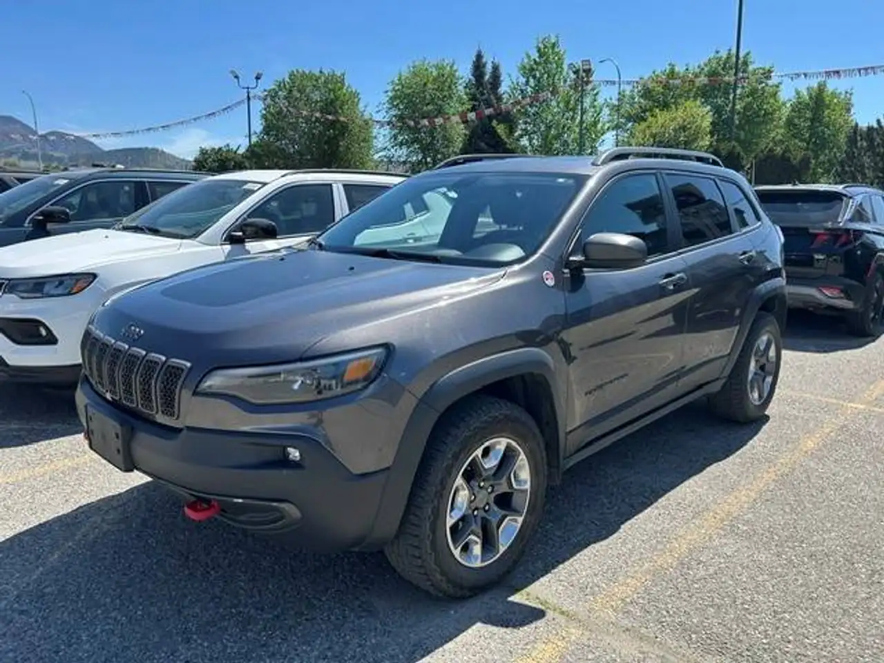 Jeep Cherokee снимка Jeep Cherokee