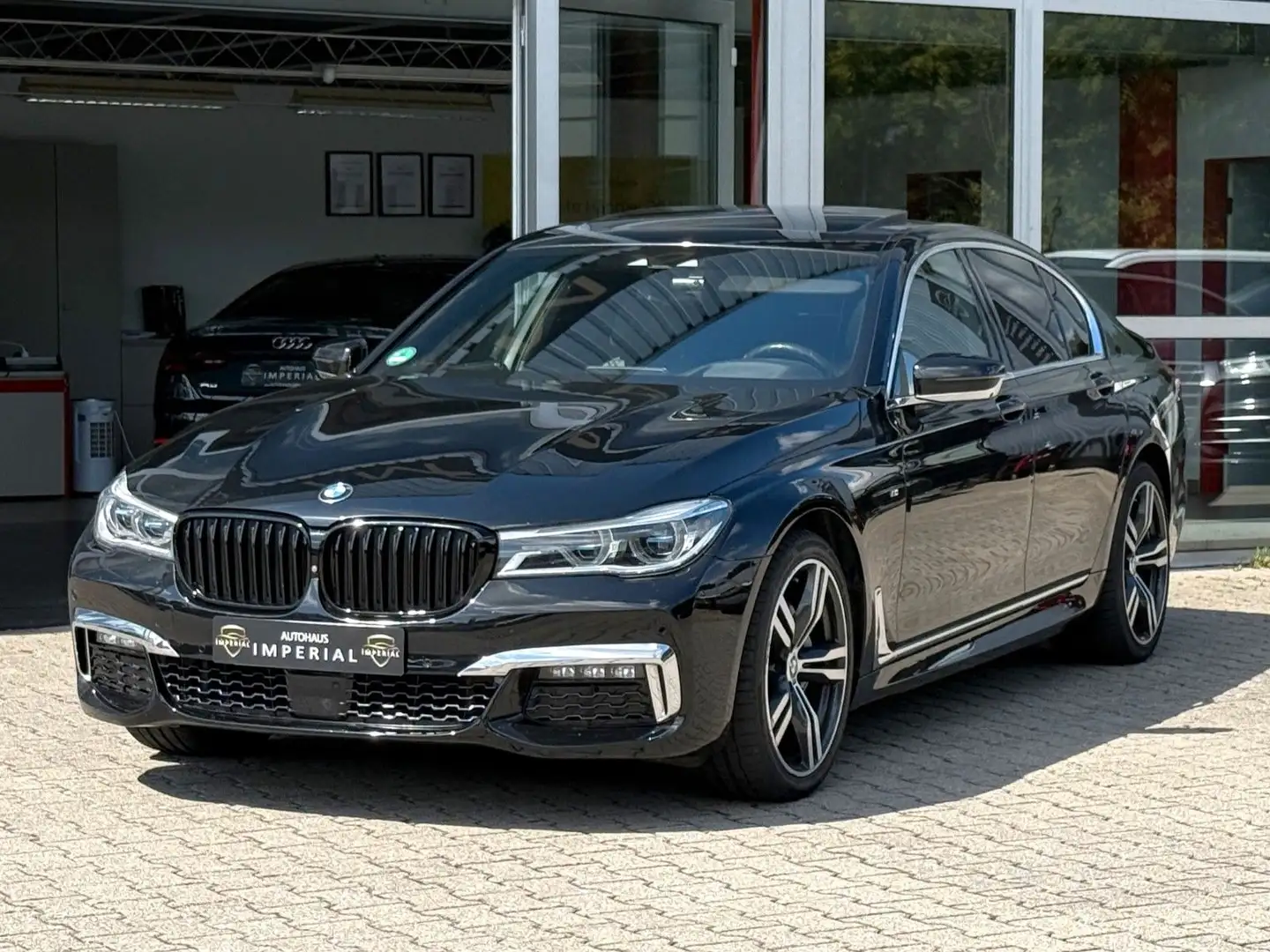 BMW 730 dxD M SPORT SITZBELÜF+GSHD+HUD+ACC+360+LAS+20 Black - 1