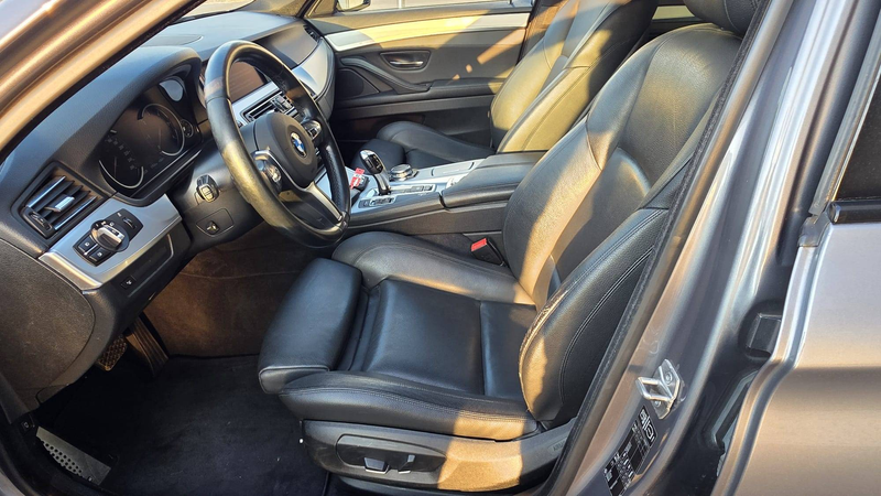 BMW 520 BMW 5 Series 520 M-Pack Diesel 190 PK — photo 11