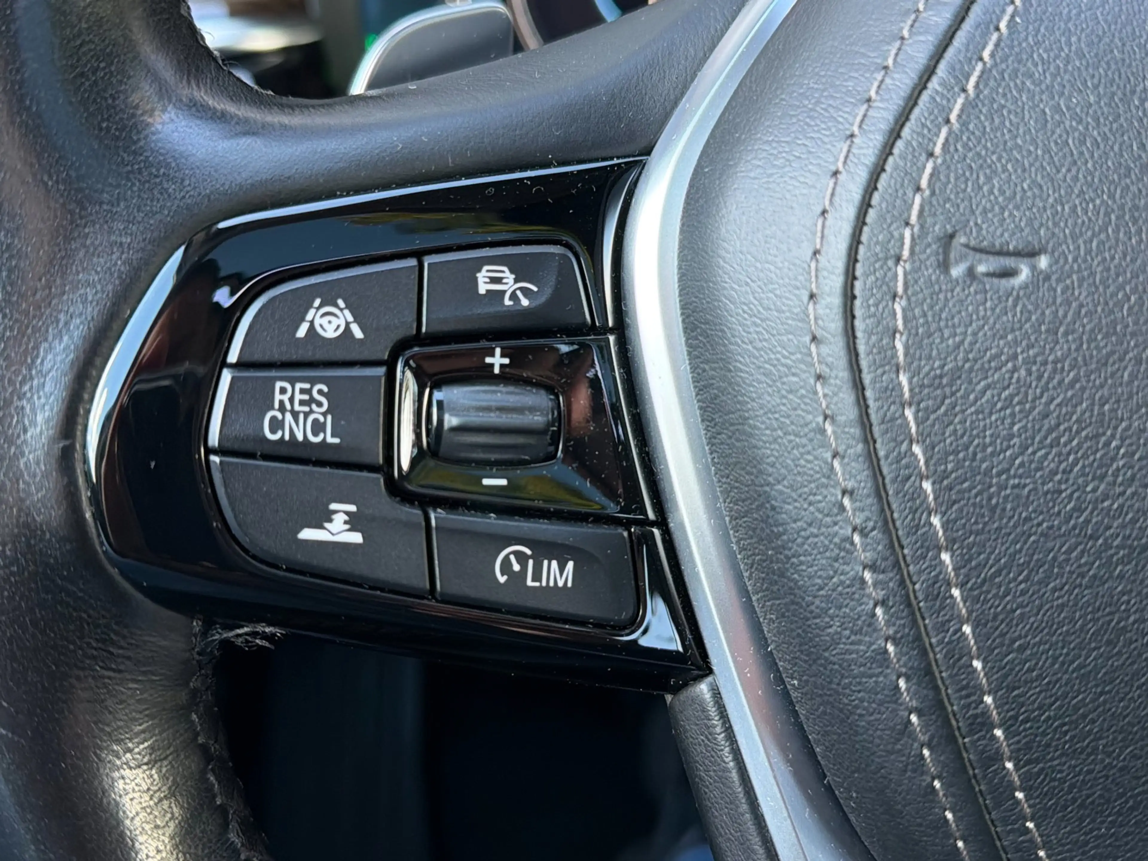 BMW 530 5-serie 530e iPerformance High Executive HuD | Sto — photo 35