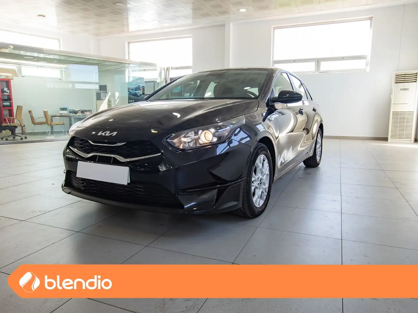 Kia 1.6 MHEV CONCEPT 136 5P Negru - 1