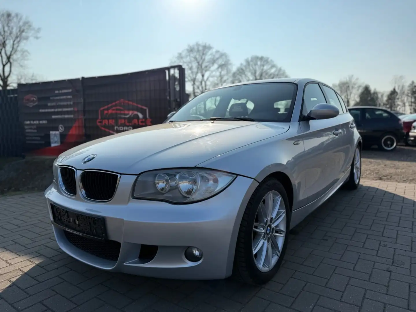 BMW 116 Baureihe 1 Lim. 116i TÜV NEU/M-PAKET/1. HAND Silber - 1