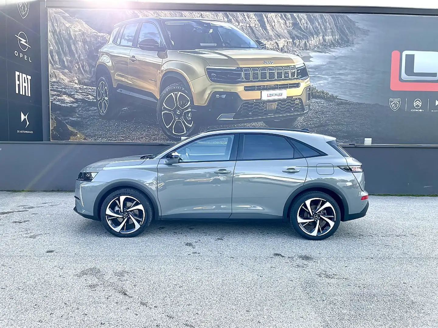 DS Automobiles DS 7 Crossback DS7 E-Tense4x4 300 Opera Aut. Grau - 2