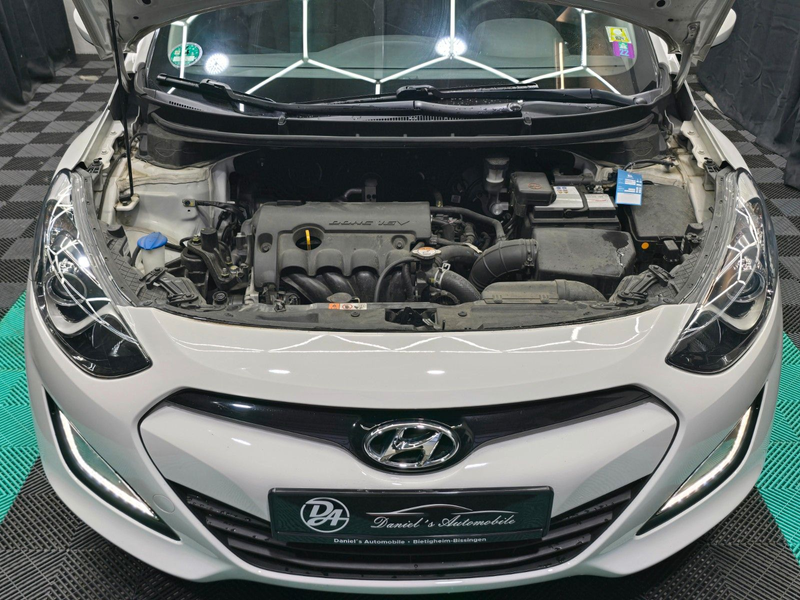 Hyundai i30 Classic 1 HAND KLIMA — photo 10