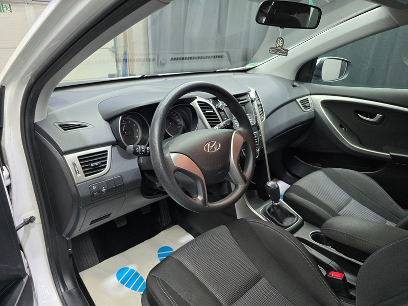 Hyundai i30 Classic 1 HAND KLIMA — photo 13