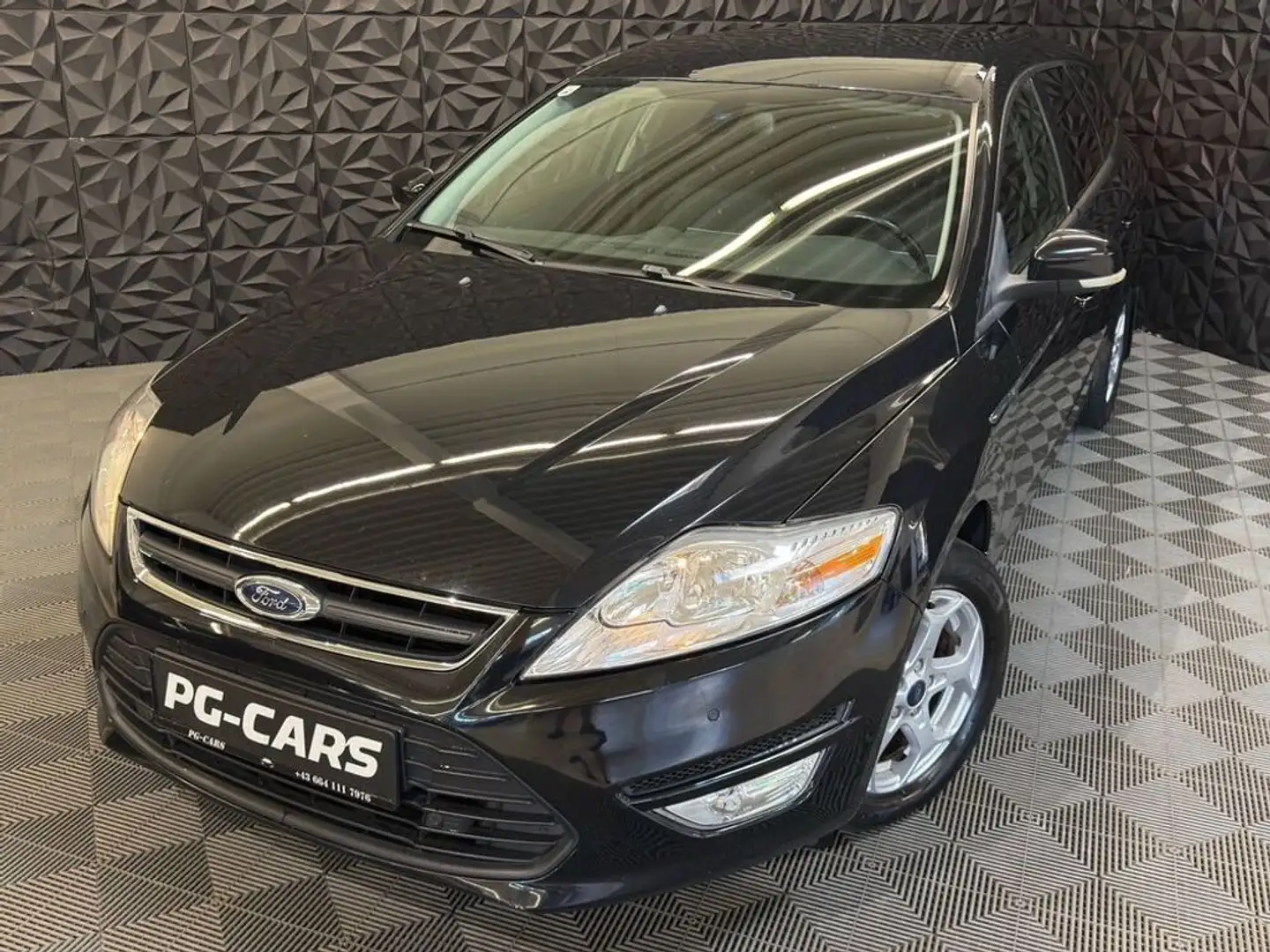 Ford Mondeo Traveller Trend 2.0 TDCi DPF Noir - 1
