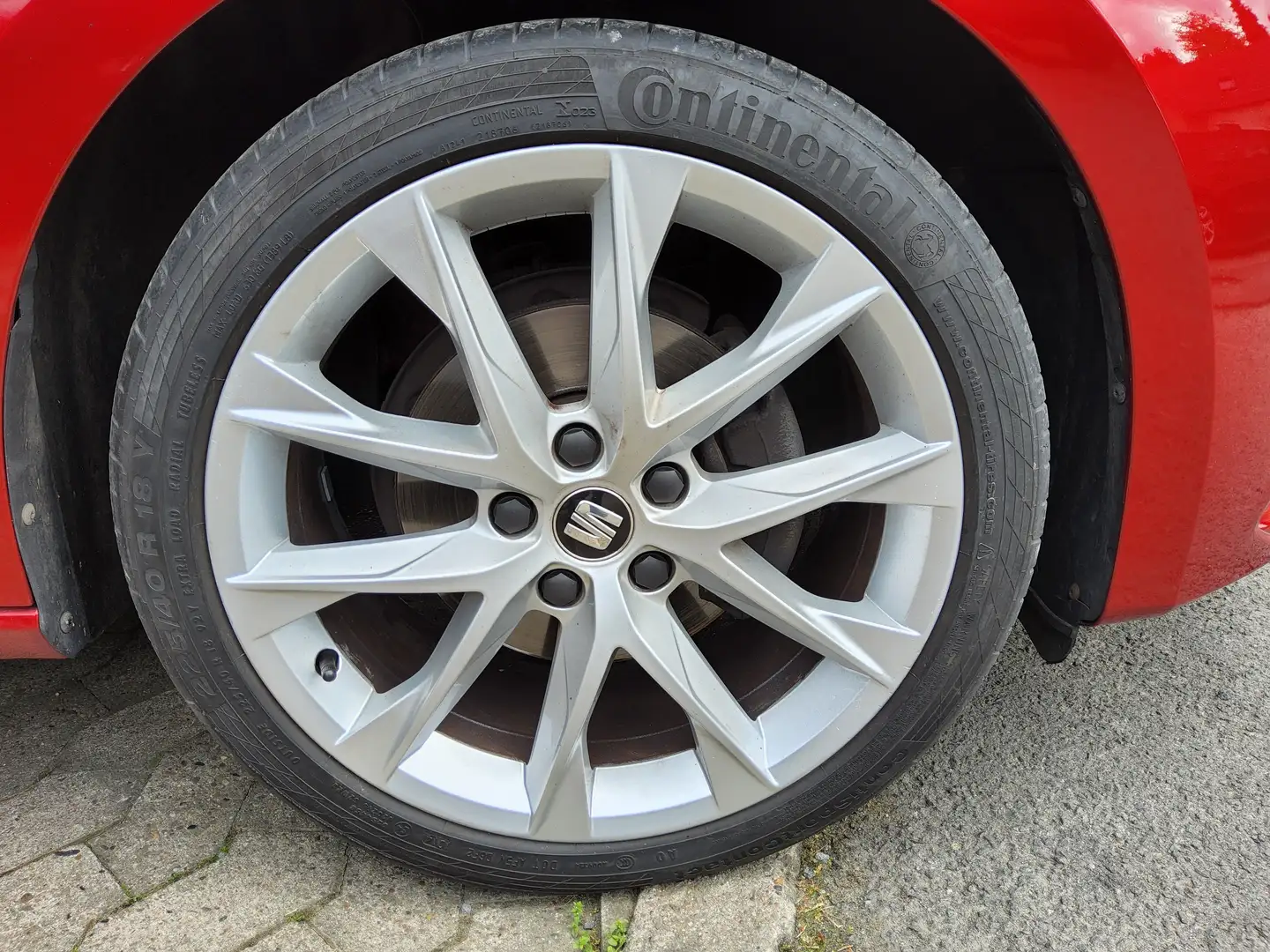 SEAT Leon FR 1.4 TSI *LED*Navi*Pano* Rouge - 2