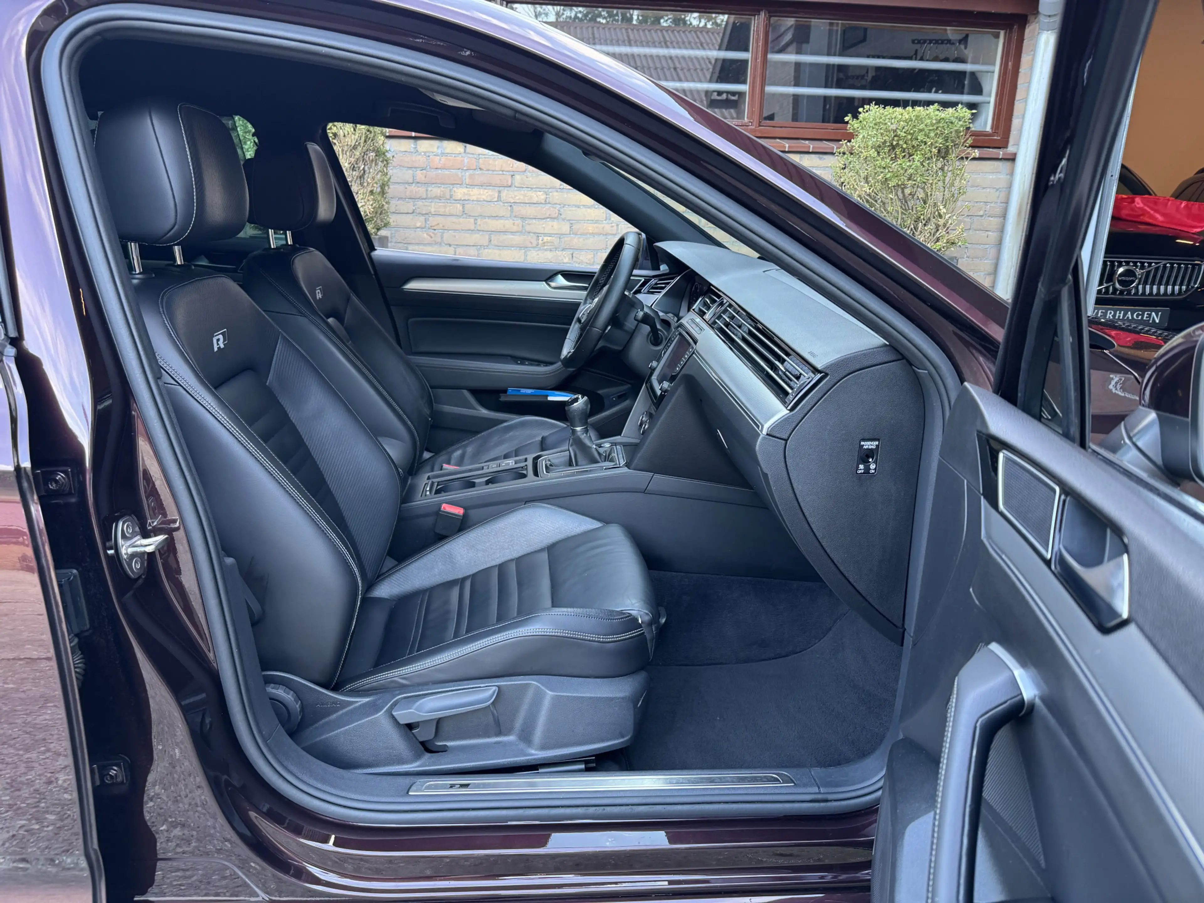 Volkswagen Passat Variant 2.0 TDI R-line Leer 150pk Camera — photo 12