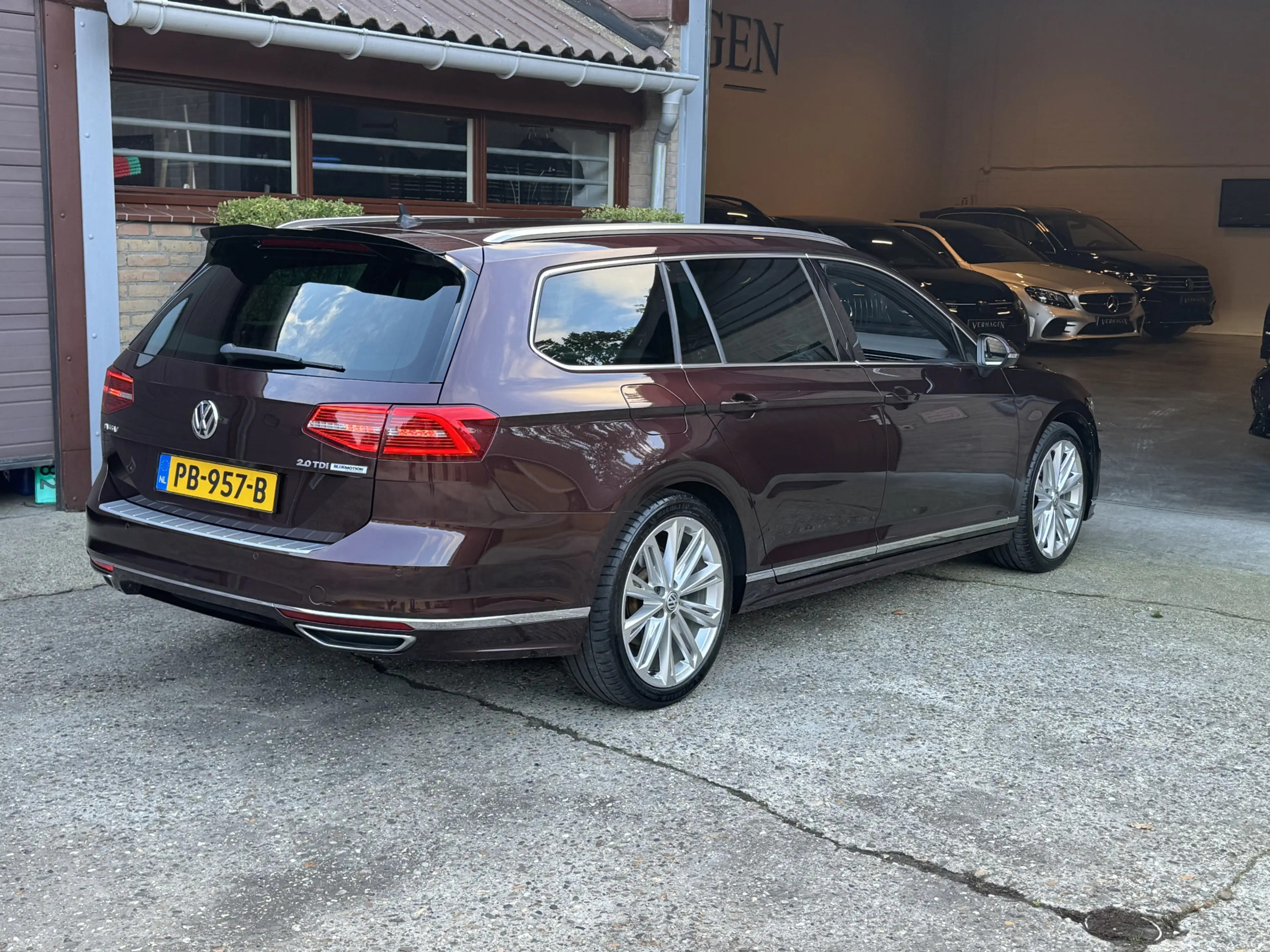 Volkswagen Passat Variant 2.0 TDI R-line Leer 150pk Camera — photo 6