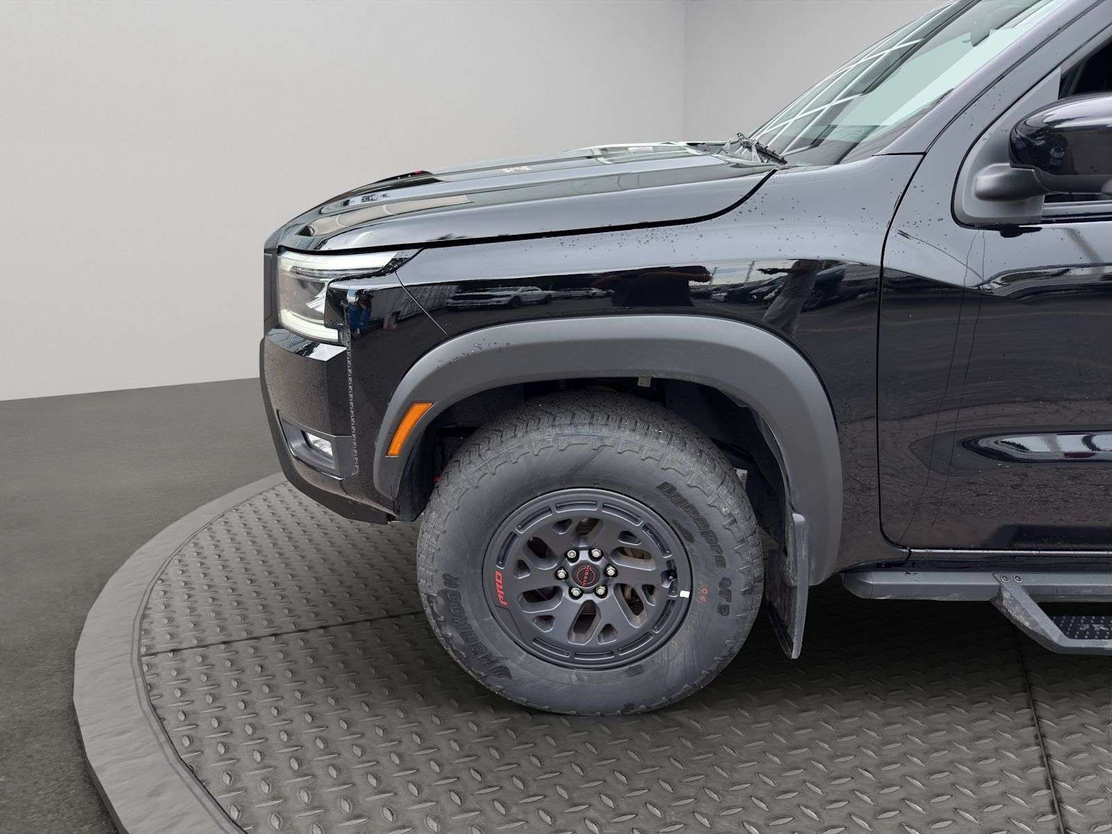 2025 Nissan Frontier PRO-4X — photo 1