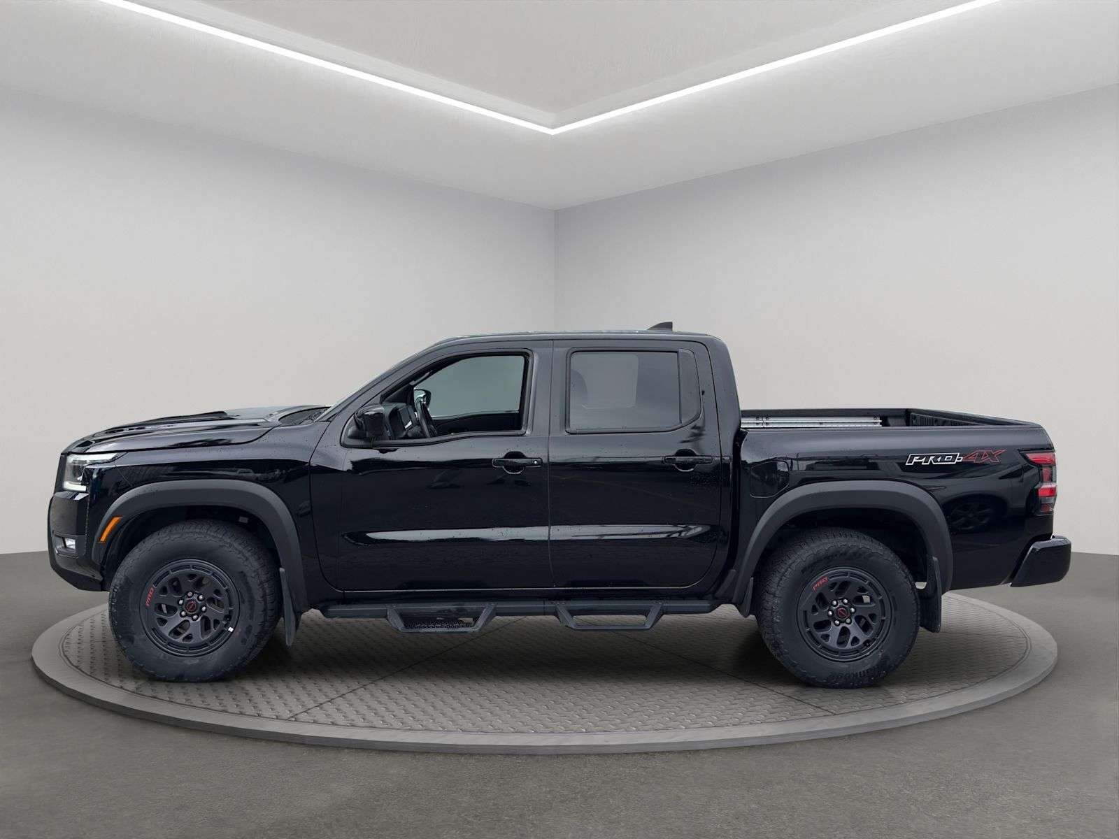 2025 Nissan Frontier PRO-4X — photo 1