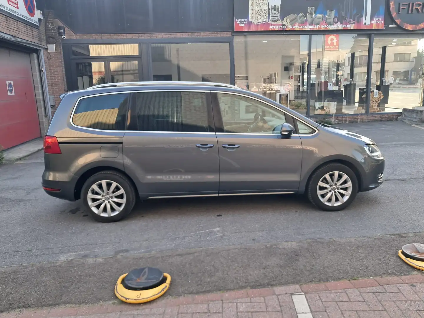Volkswagen Sharan Sharan 2.0 CR TDi Trendline BMT Grijs - 1