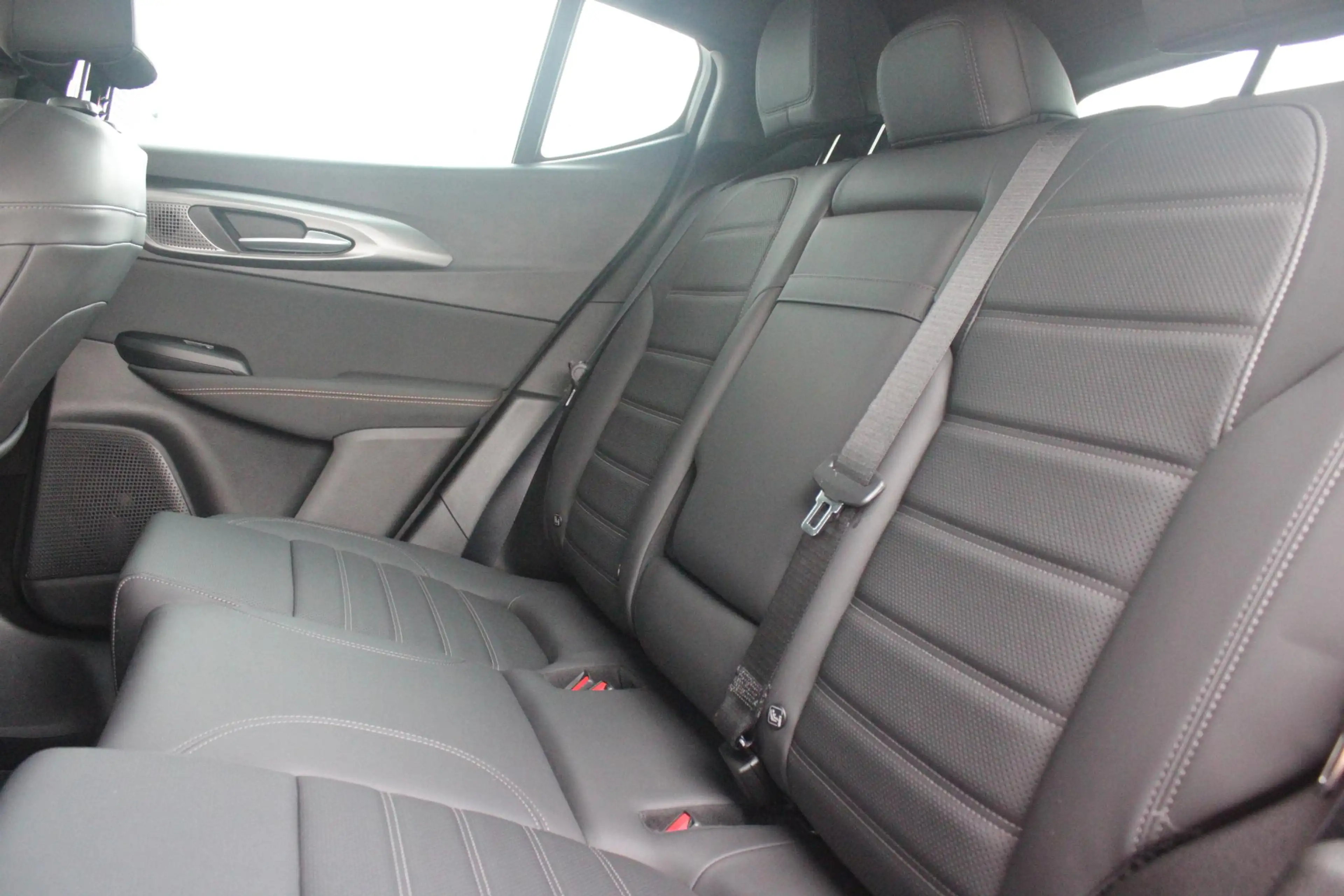 Alfa Romeo Tonale 1.3T PHEV 280PK EDIZIONE BUSINESS | AFNEEMBARE TRE — photo 8