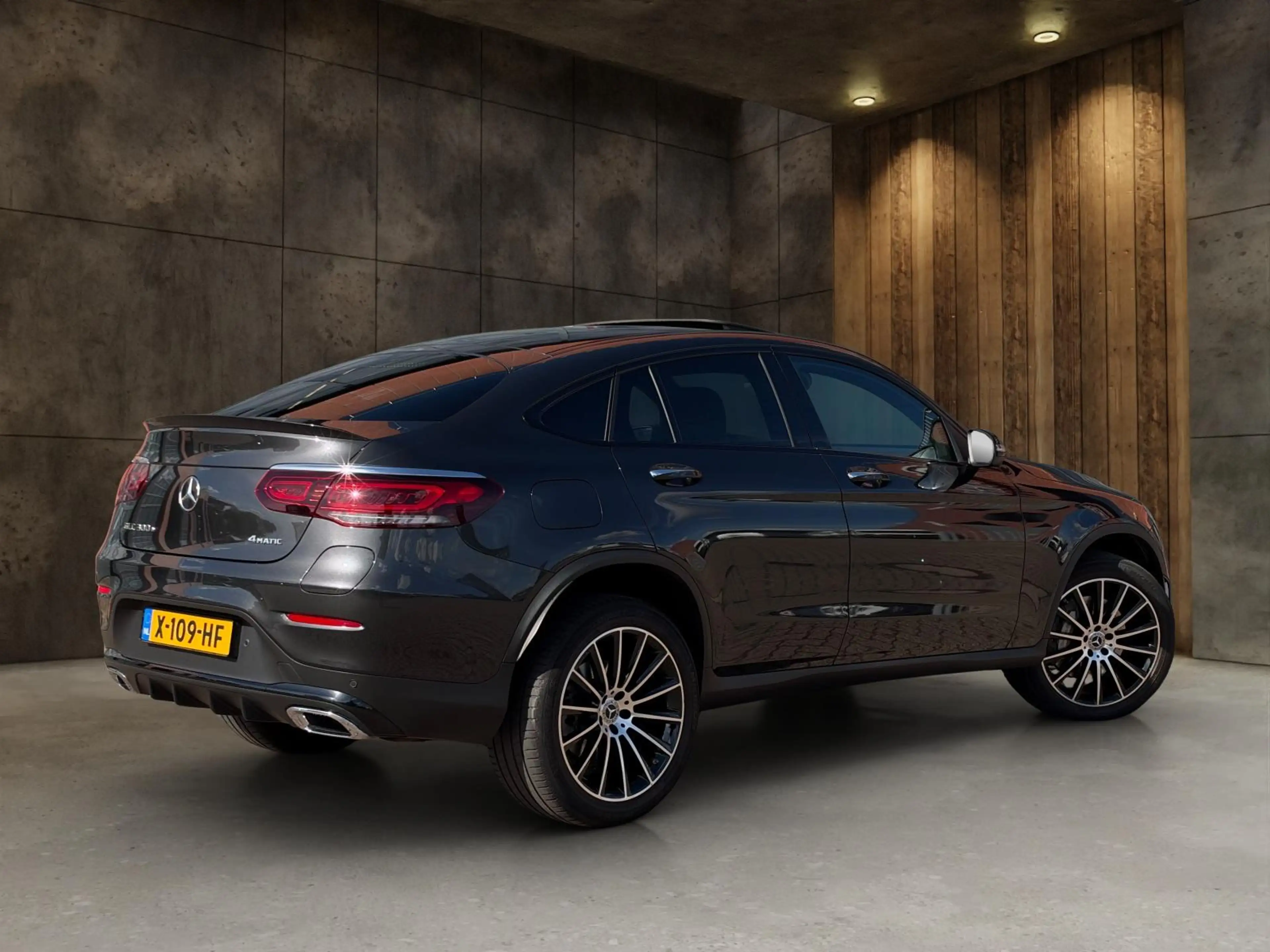 Mercedes-Benz GLC 300 300e Coupé 4-Matic AMG Line | Rij-Assistentiepakke — photo 6