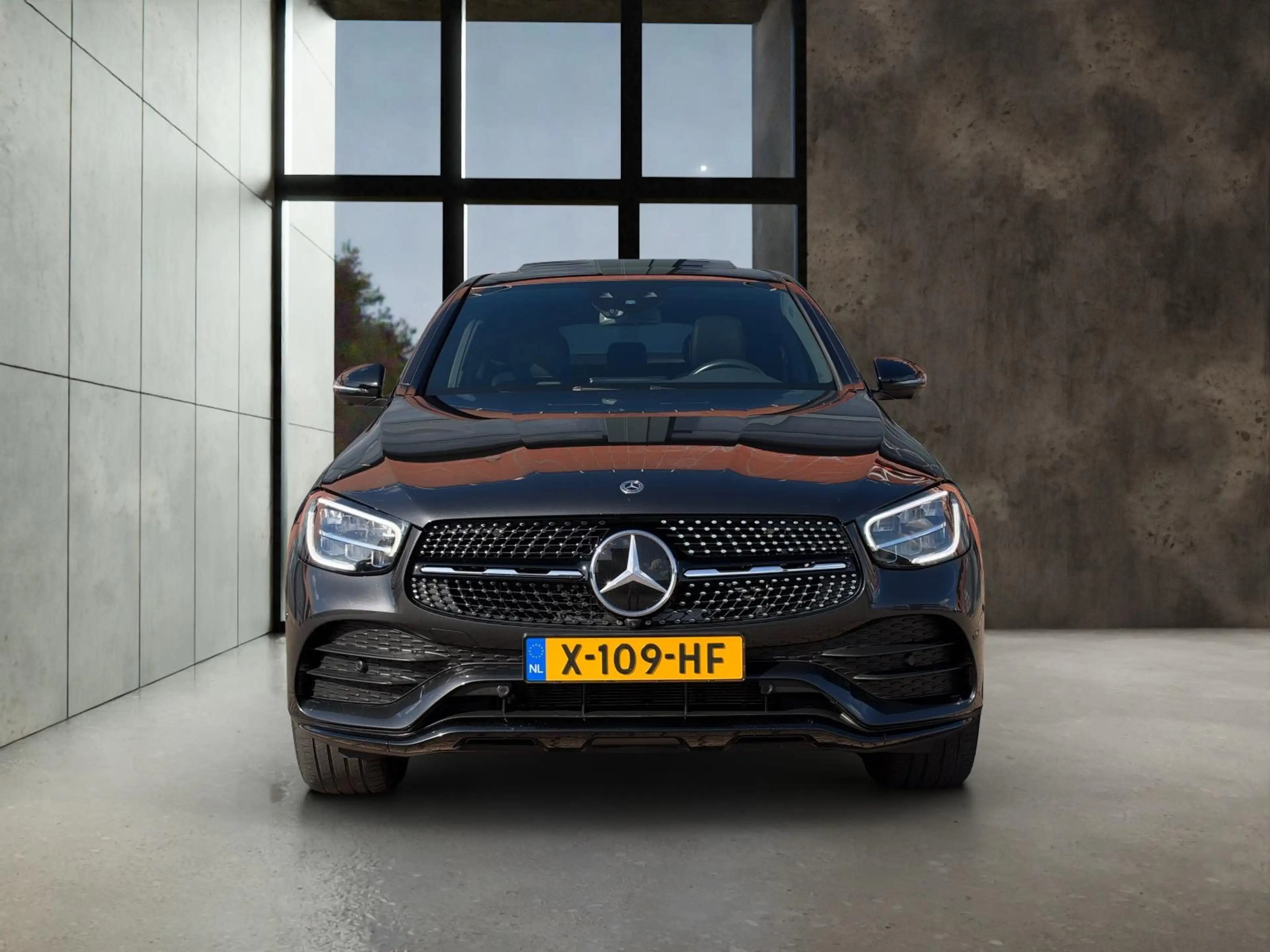 Mercedes-Benz GLC 300 300e Coupé 4-Matic AMG Line | Rij-Assistentiepakke — photo 2