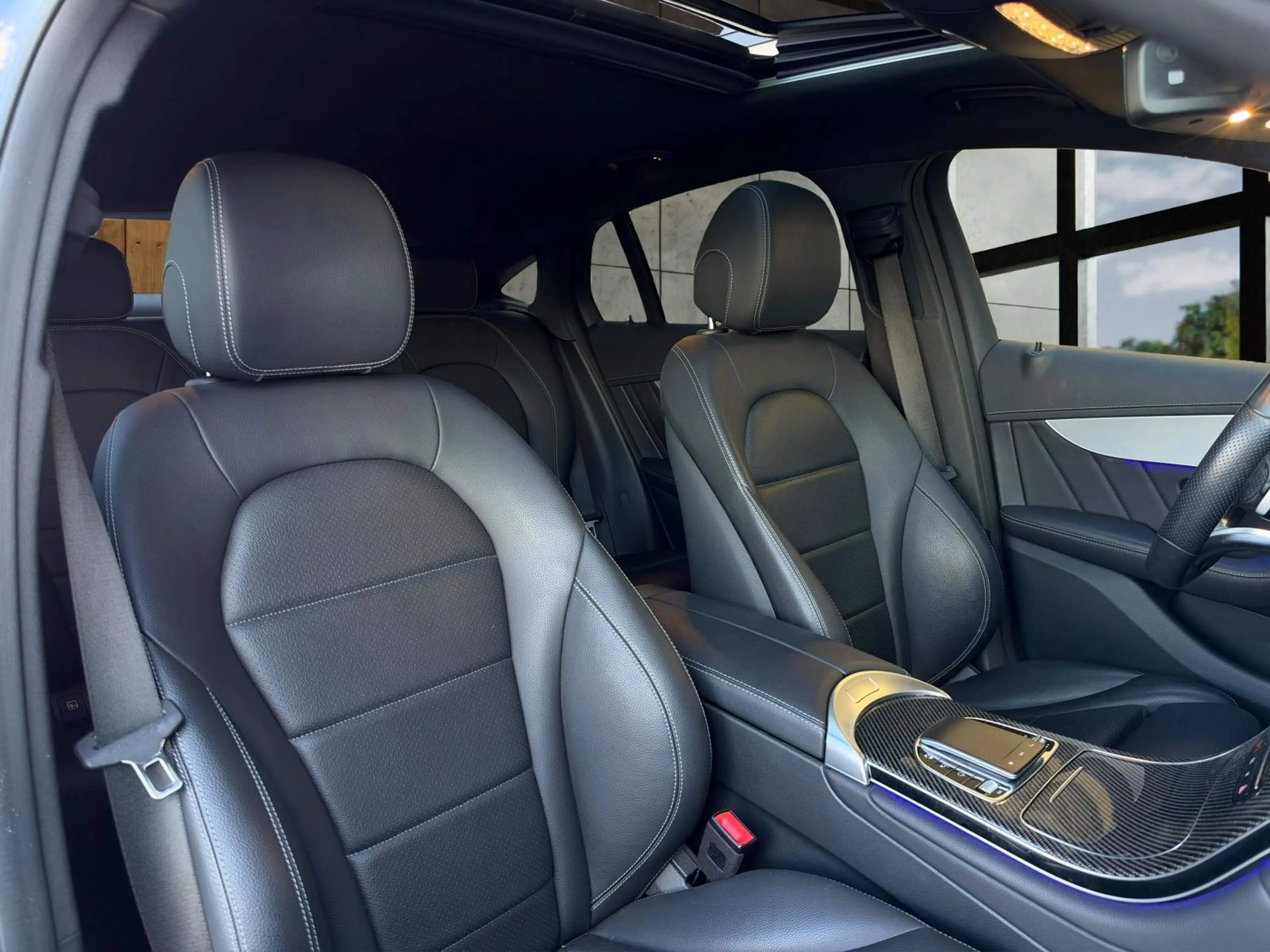 Mercedes-Benz GLC 300 300e Coupé 4-Matic AMG Line | Rij-Assistentiepakke — photo 12