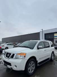 4WD V8 : Low Mileage 7-Passengers