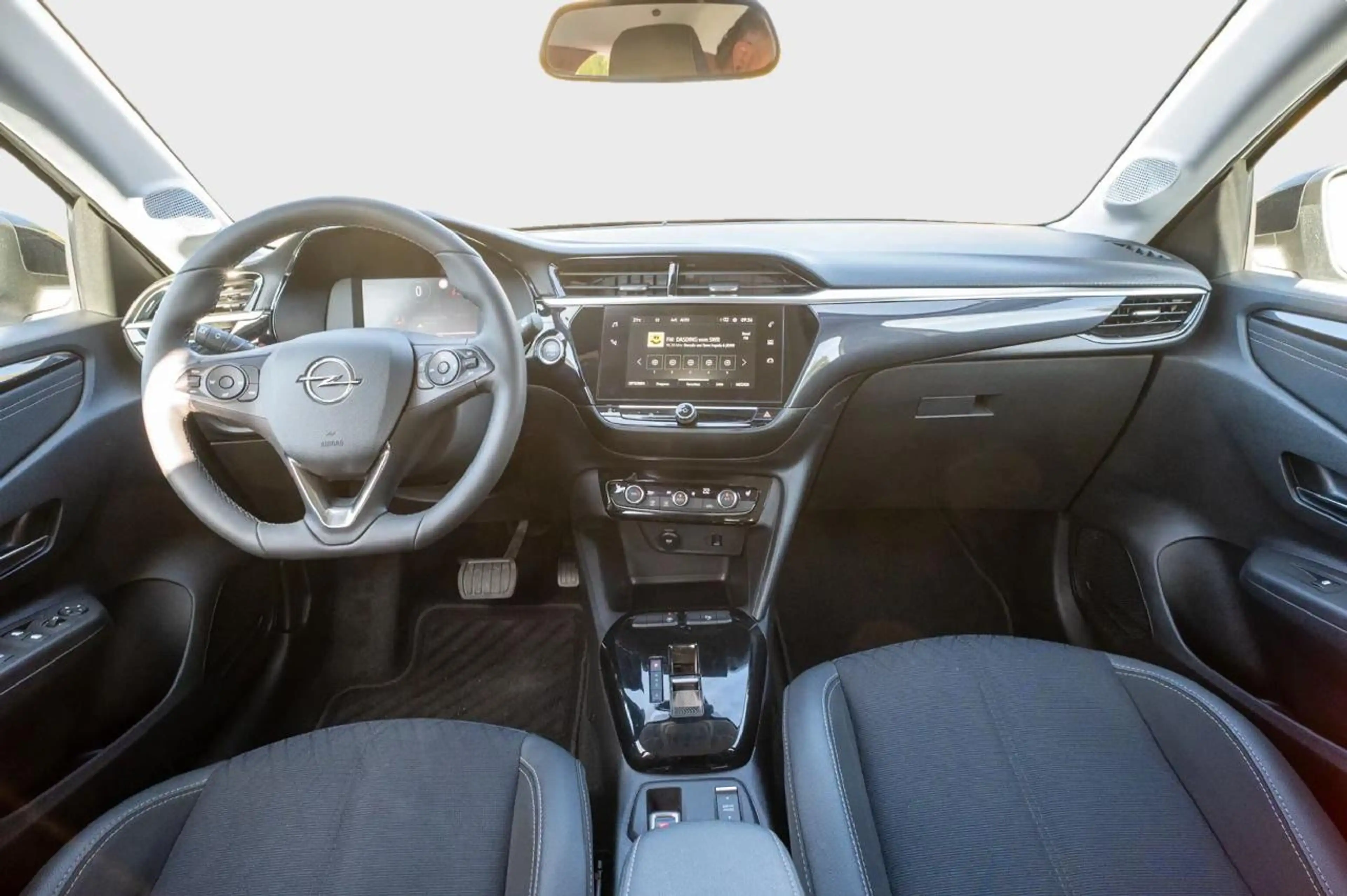 Opel Corsa-e e Elegance PDC/SHZ/NAVI — photo 10
