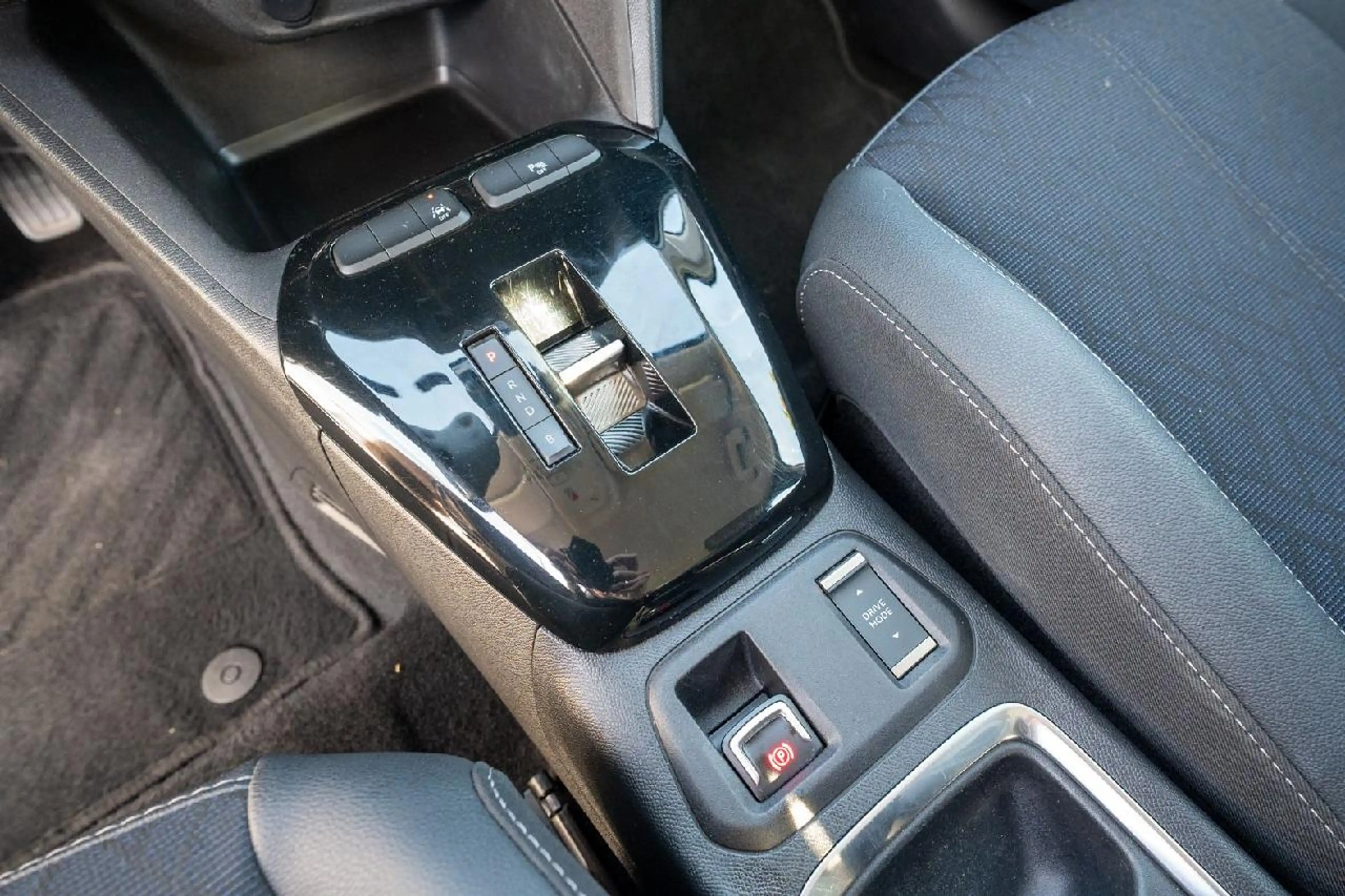 Opel Corsa-e e Elegance PDC/SHZ/NAVI — photo 13