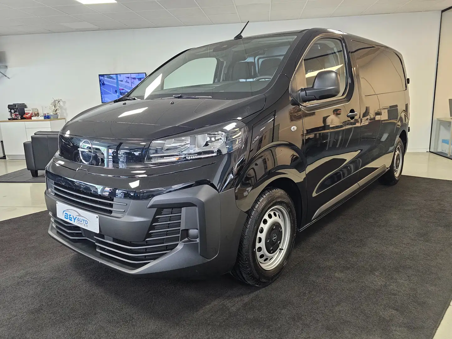 Opel Vivaro 2.0 TD L2H1 S/S CU+(EU6.4) - 3 zitplaatsen Zwart - 1