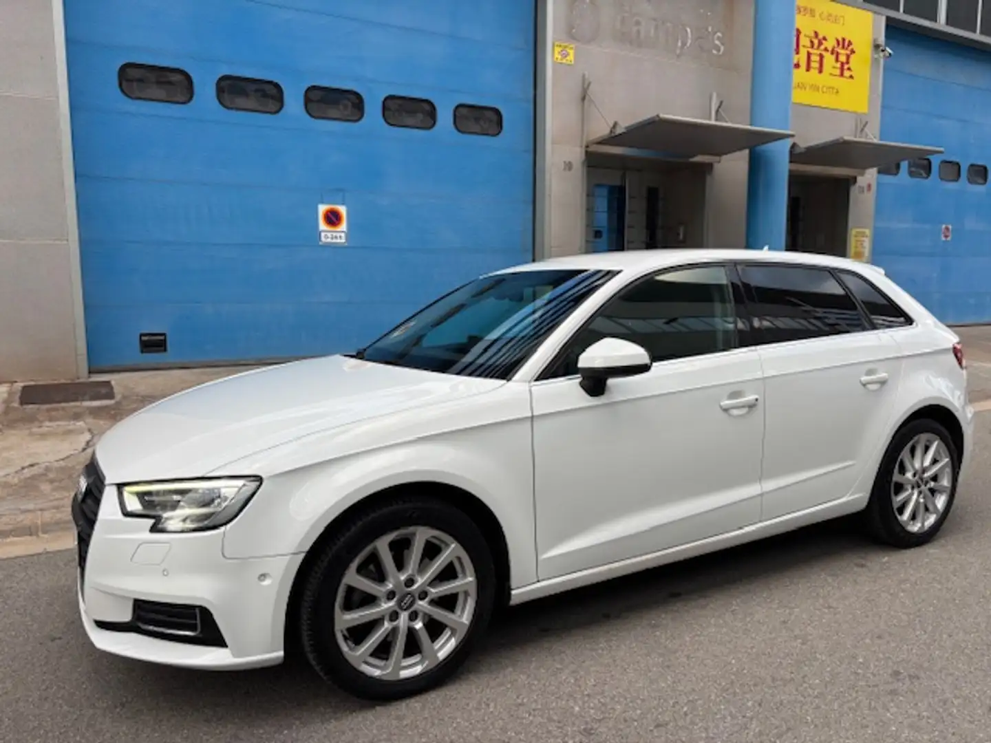 Audi A3 Sportback 1.6TDI S tronic 85kW Blanco - 1