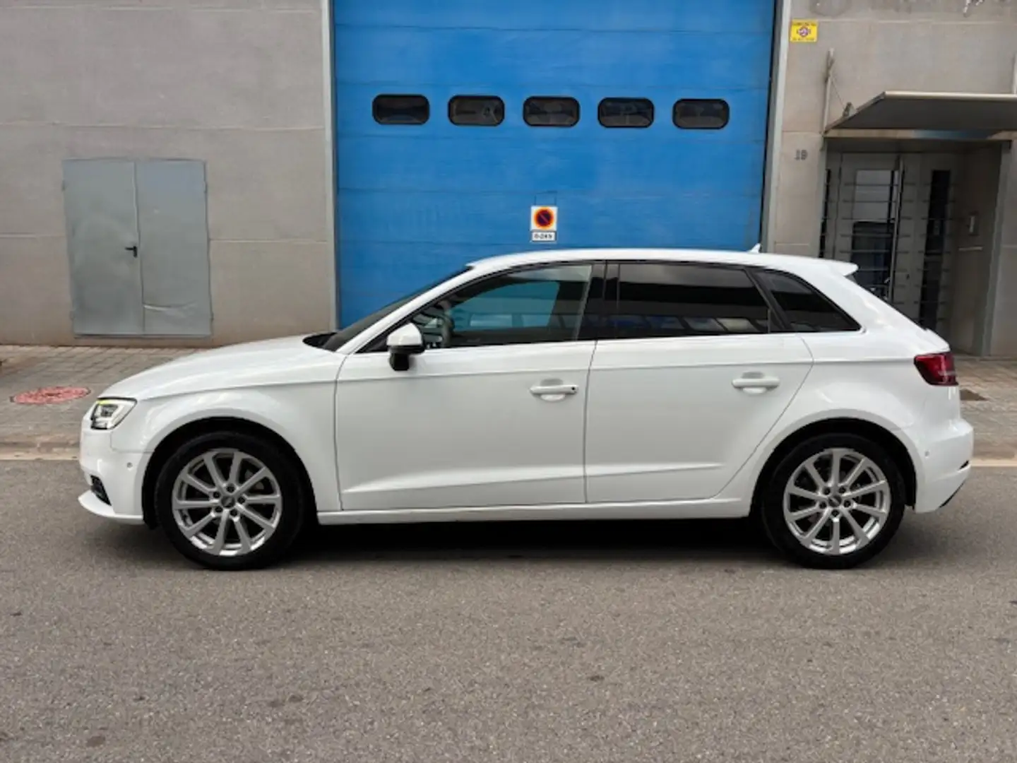 Audi A3 Sportback 1.6TDI S tronic 85kW Blanco - 2