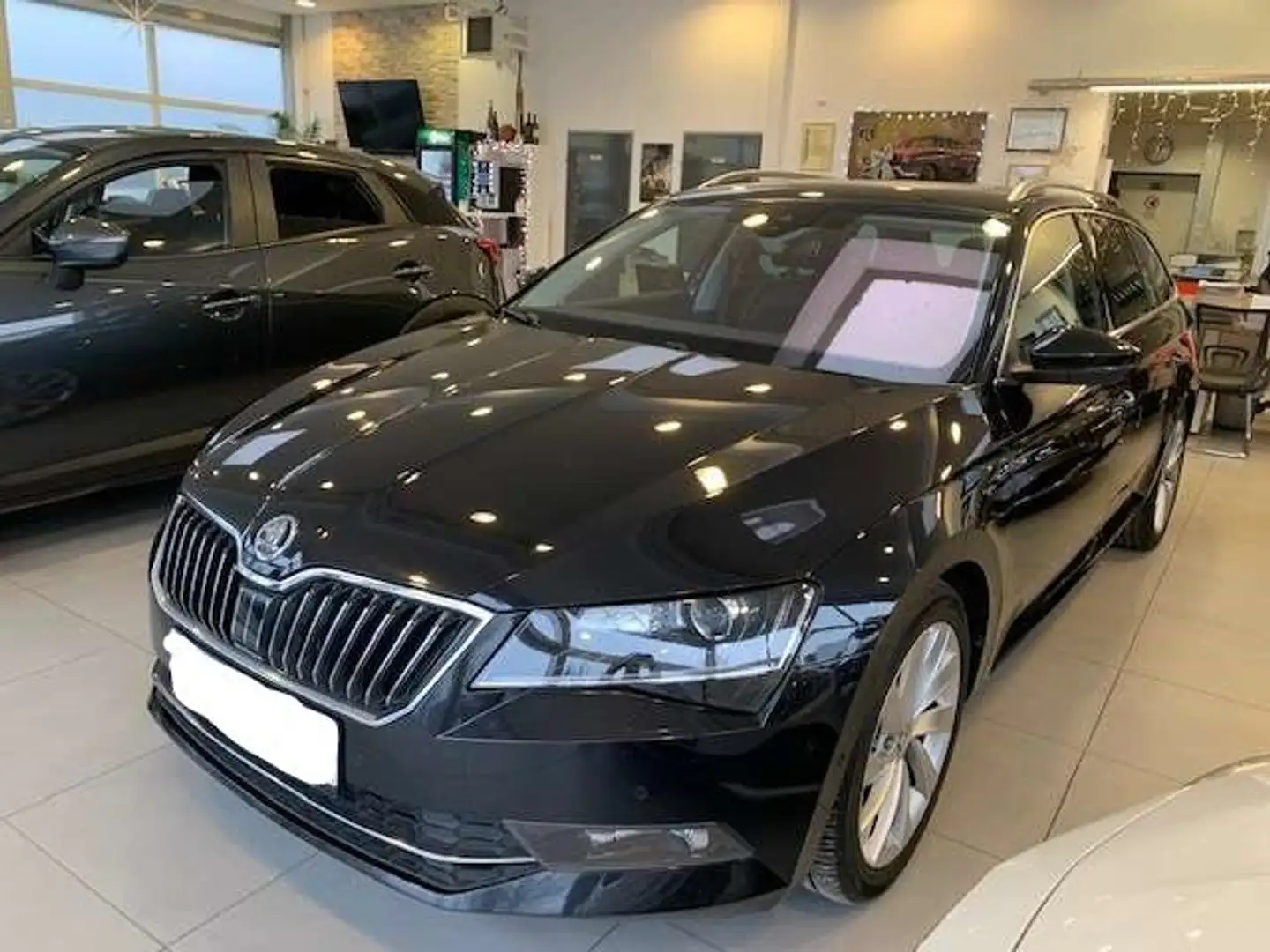 Skoda Superb Superb Kombi 2,0 TDI 4x4 Ambition DSG Ambition Schwarz - 2