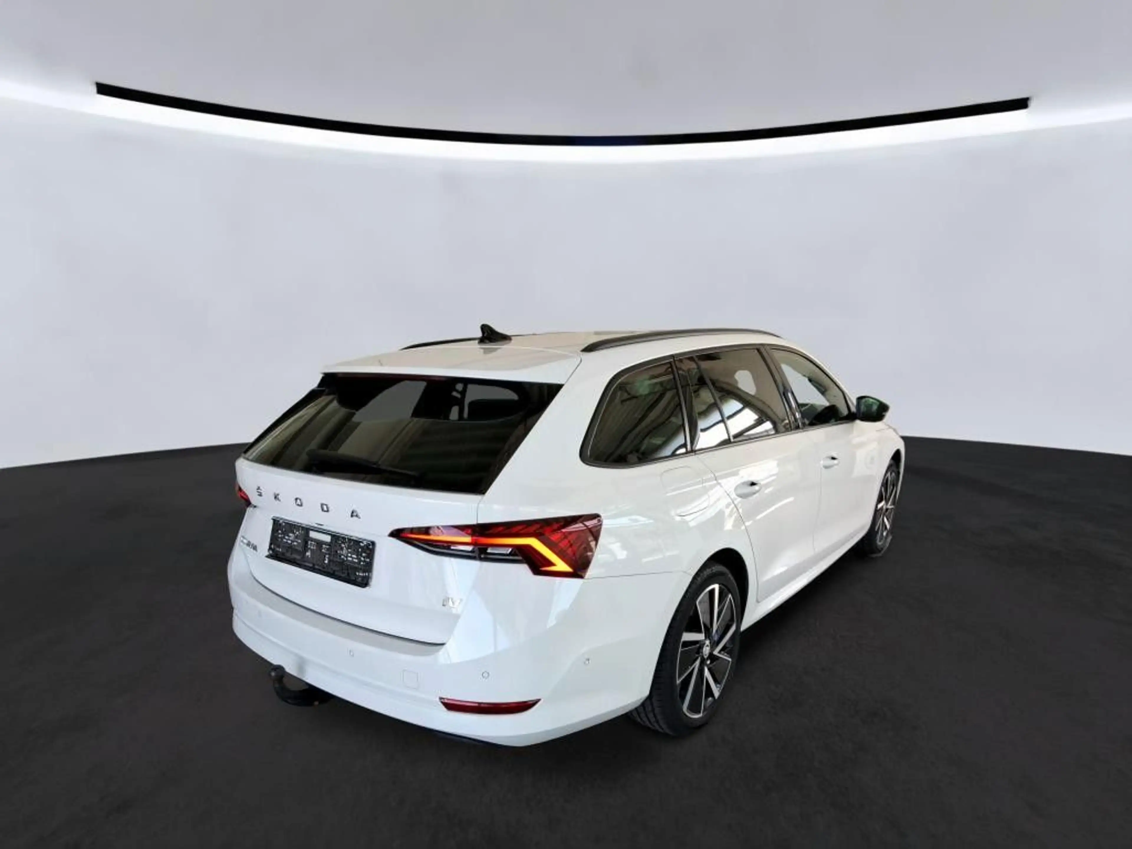 Skoda Octavia Combi Sportpaket 1.4e/TSI Navi SHZ AHK — photo 4