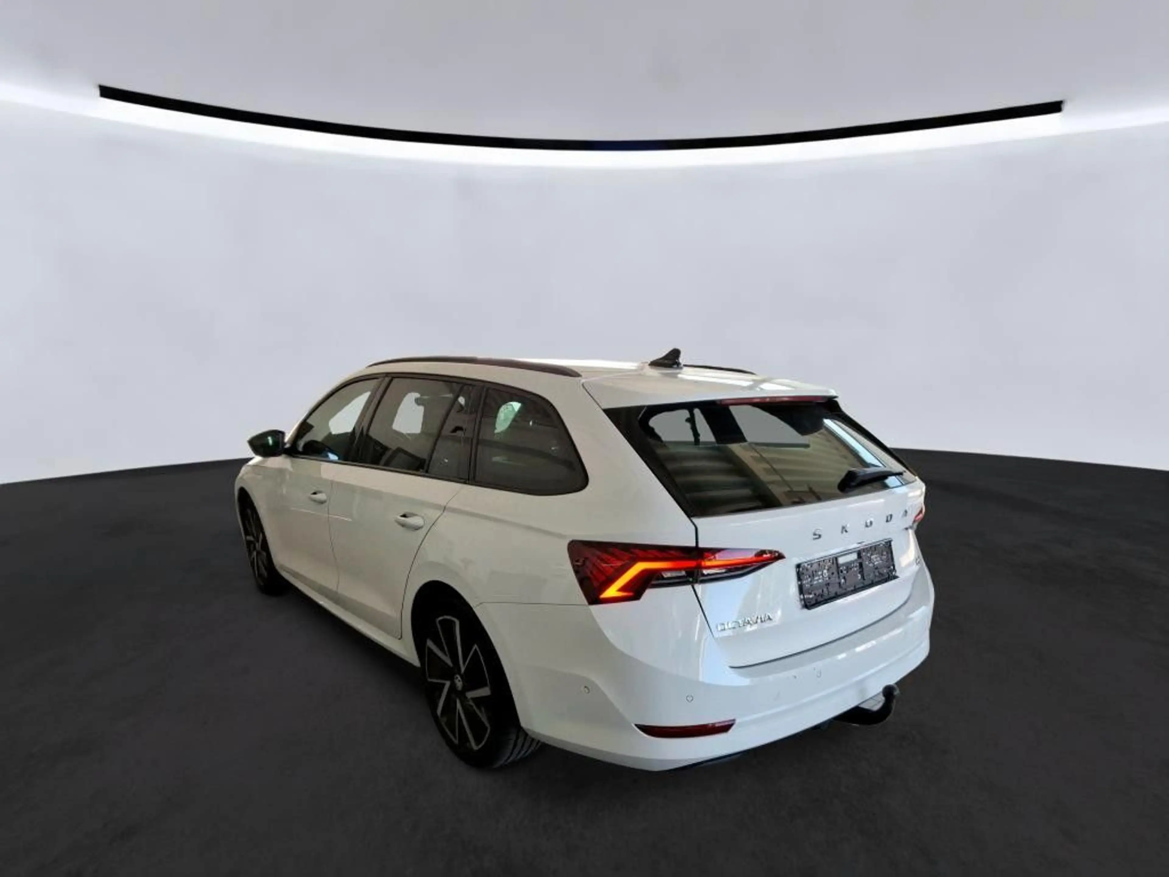 Skoda Octavia Combi Sportpaket 1.4e/TSI Navi SHZ AHK — photo 3