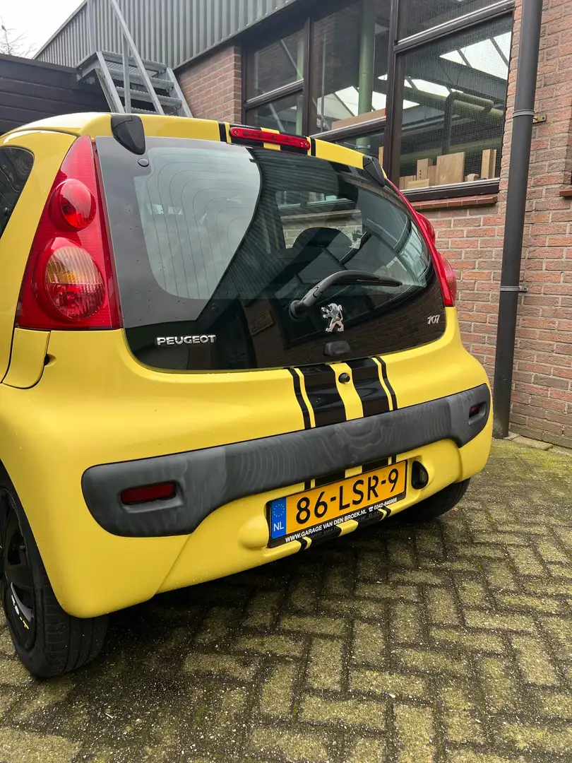 Peugeot 107 Geel - 2