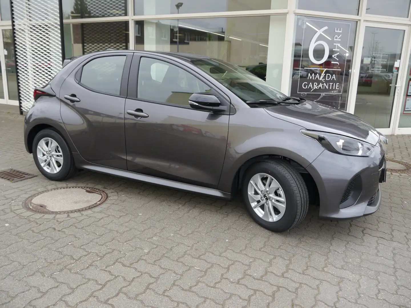 Mazda 2 Hybrid 1.5L VVT-i 116 PS Exclusive SOMMER-AKTION Grau - 2