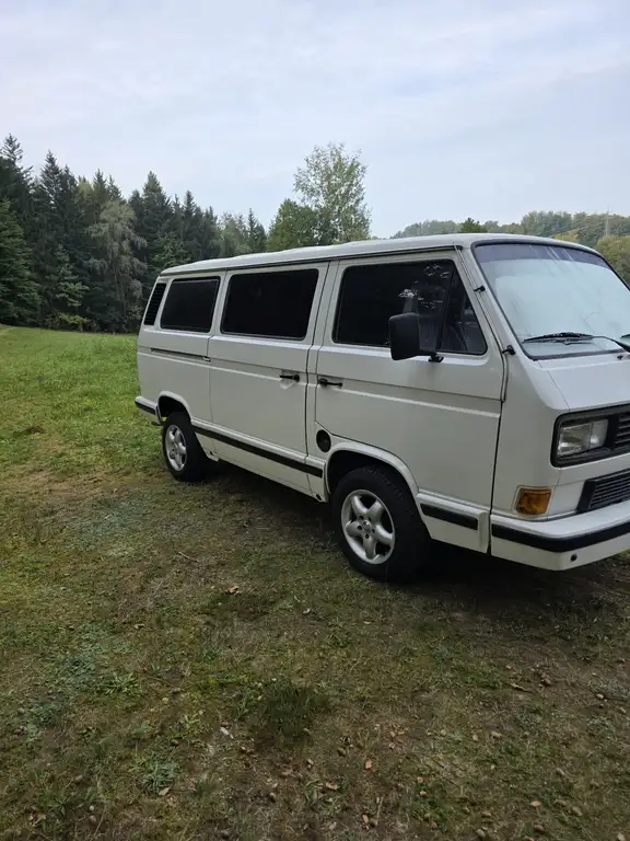 Volkswagen T3 1990 из Европы — купить под ключ