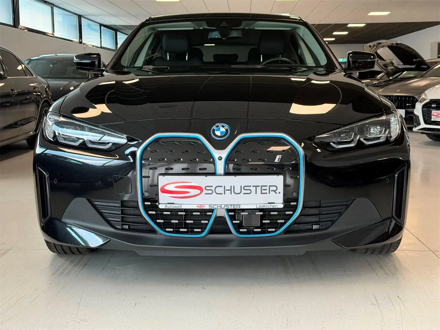 BMW i4 eDrive35 67kWh Schwarz - 2