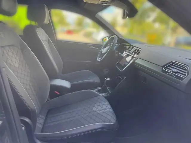 Volkswagen Tiguan view 17