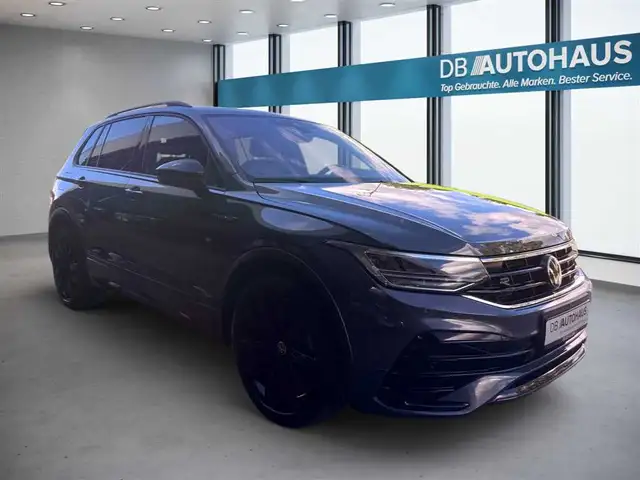 Volkswagen Tiguan view 2