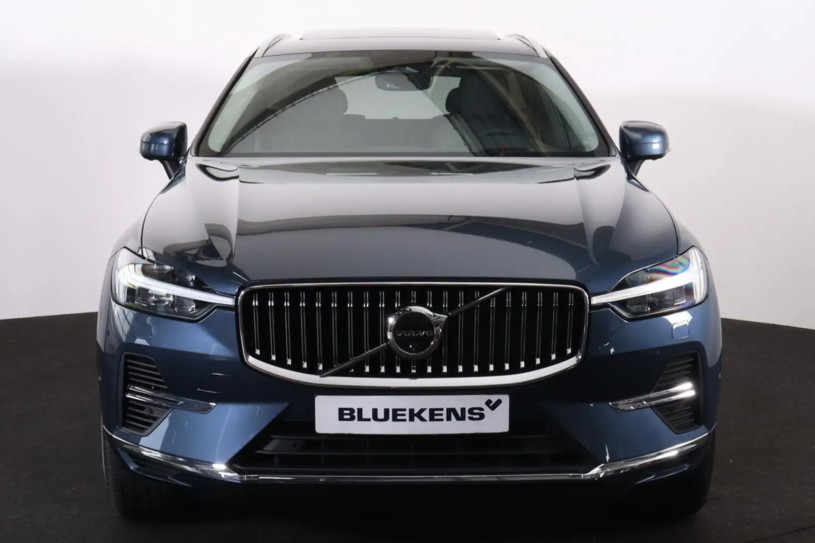 Volvo XC60 T6 Recharge AWD Ultra Bright - LONG RANGE - Panora Blauw - 2