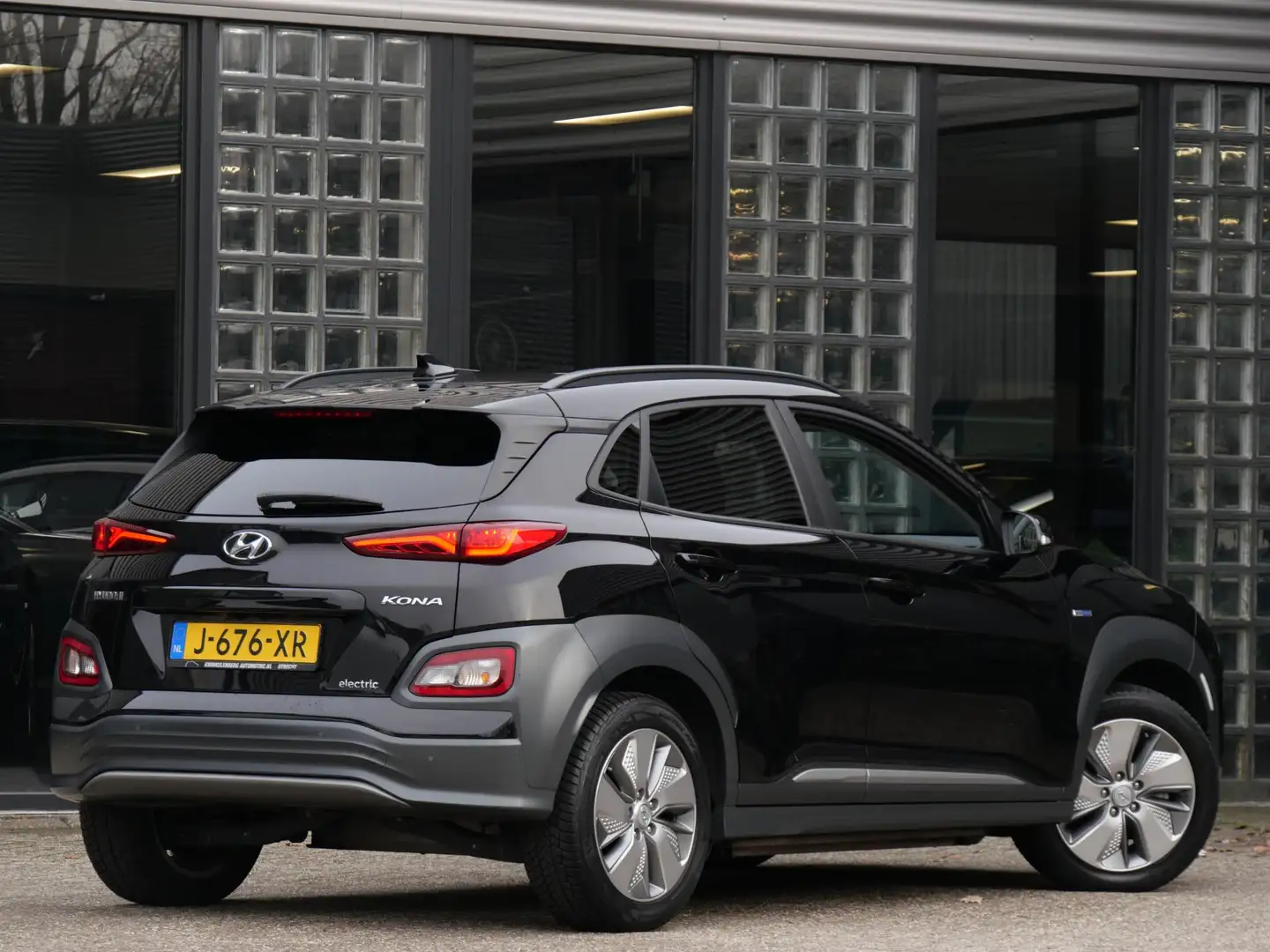 Hyundai KONA EV 64kWh FASHION/ 3-FASE/ SOH 96%/ HEAD-UP/ BLINDS Noir - 2