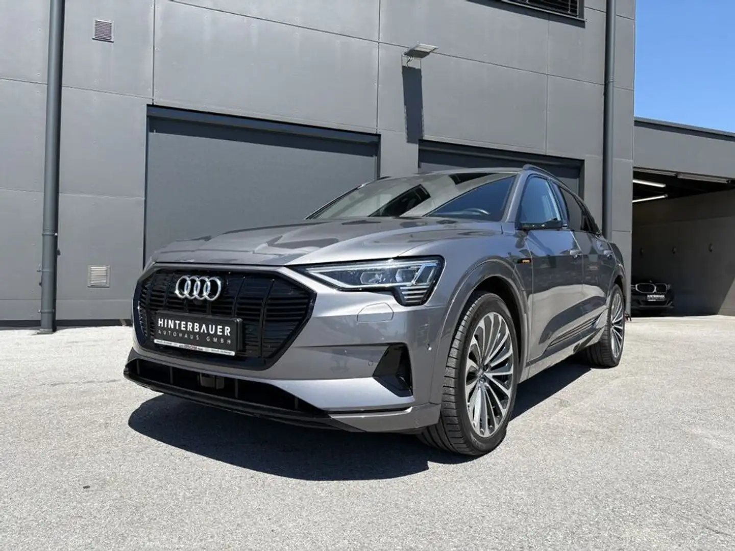 Audi e-tron 55 quattro advanced*KAMERA*PANO*MASSAGE*BO Grau - 2
