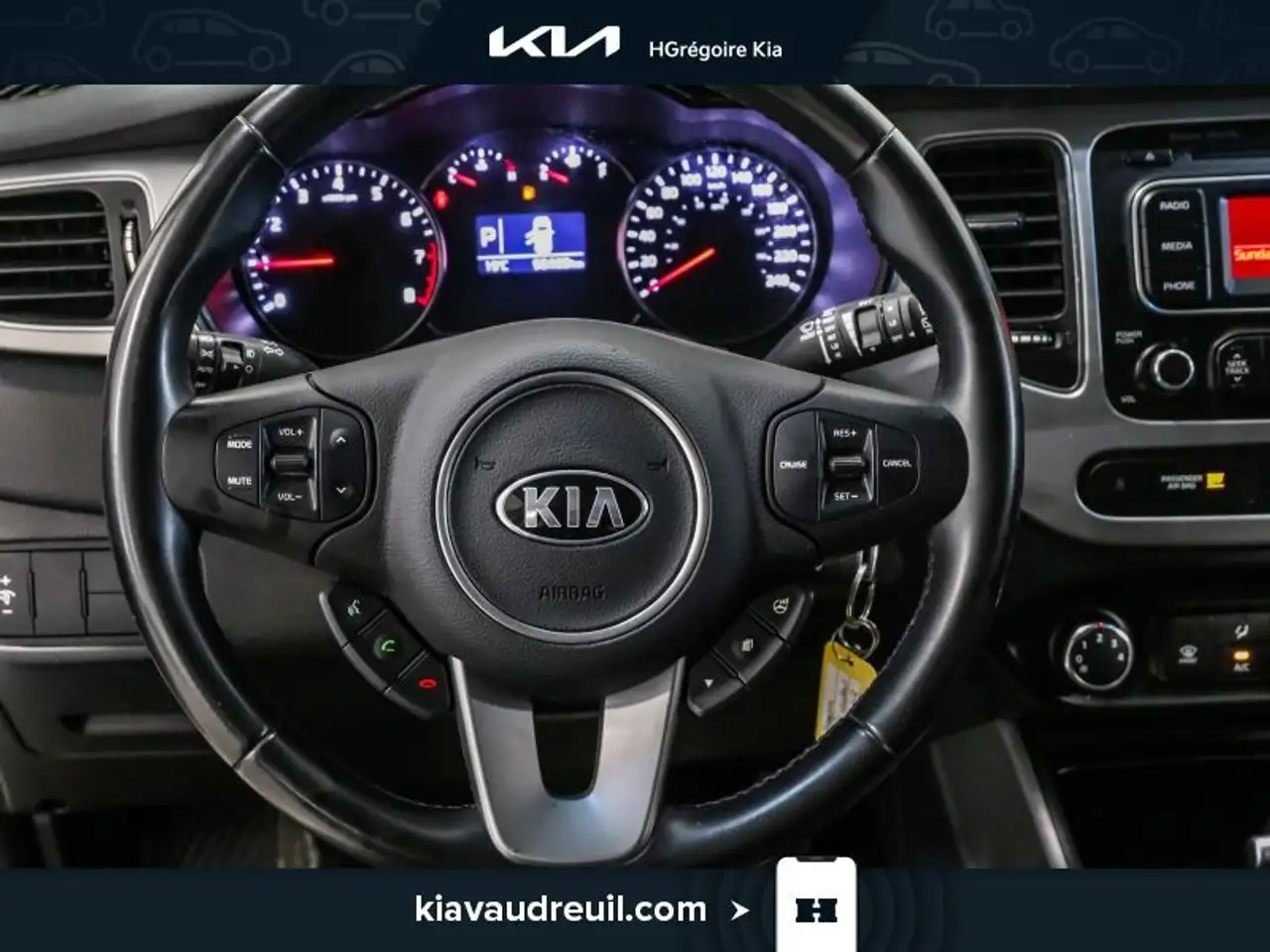 Kia Rondo снимка Kia Rondo
