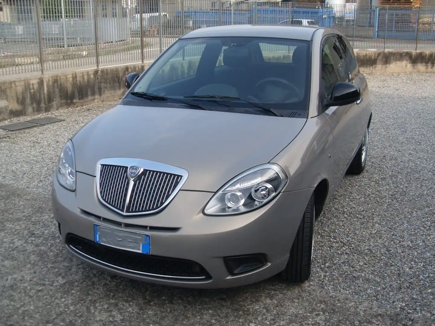 Lancia Ypsilon Ypsilon 1.2 8v Argento 69cv Oro - 1