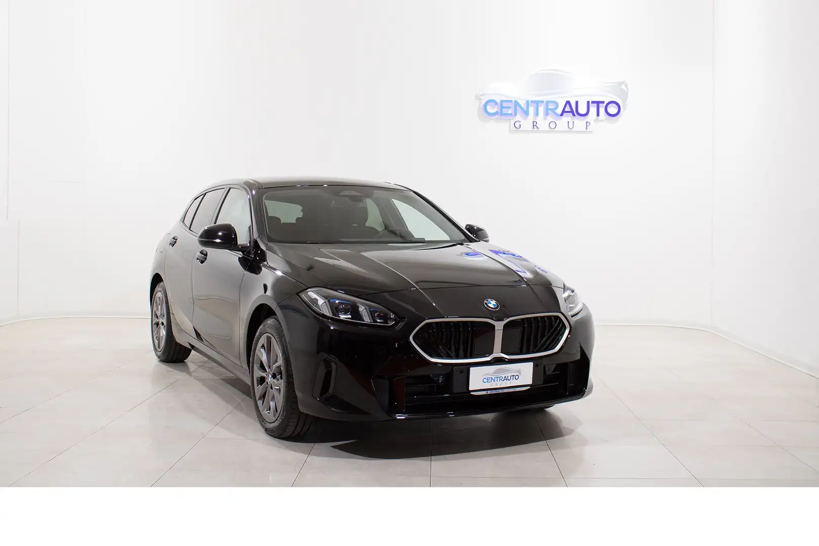 BMW 118 d 5 Porte * KM 0, SERVICE INCLUSIVE 5ANNI/100.000* Czarny - 1