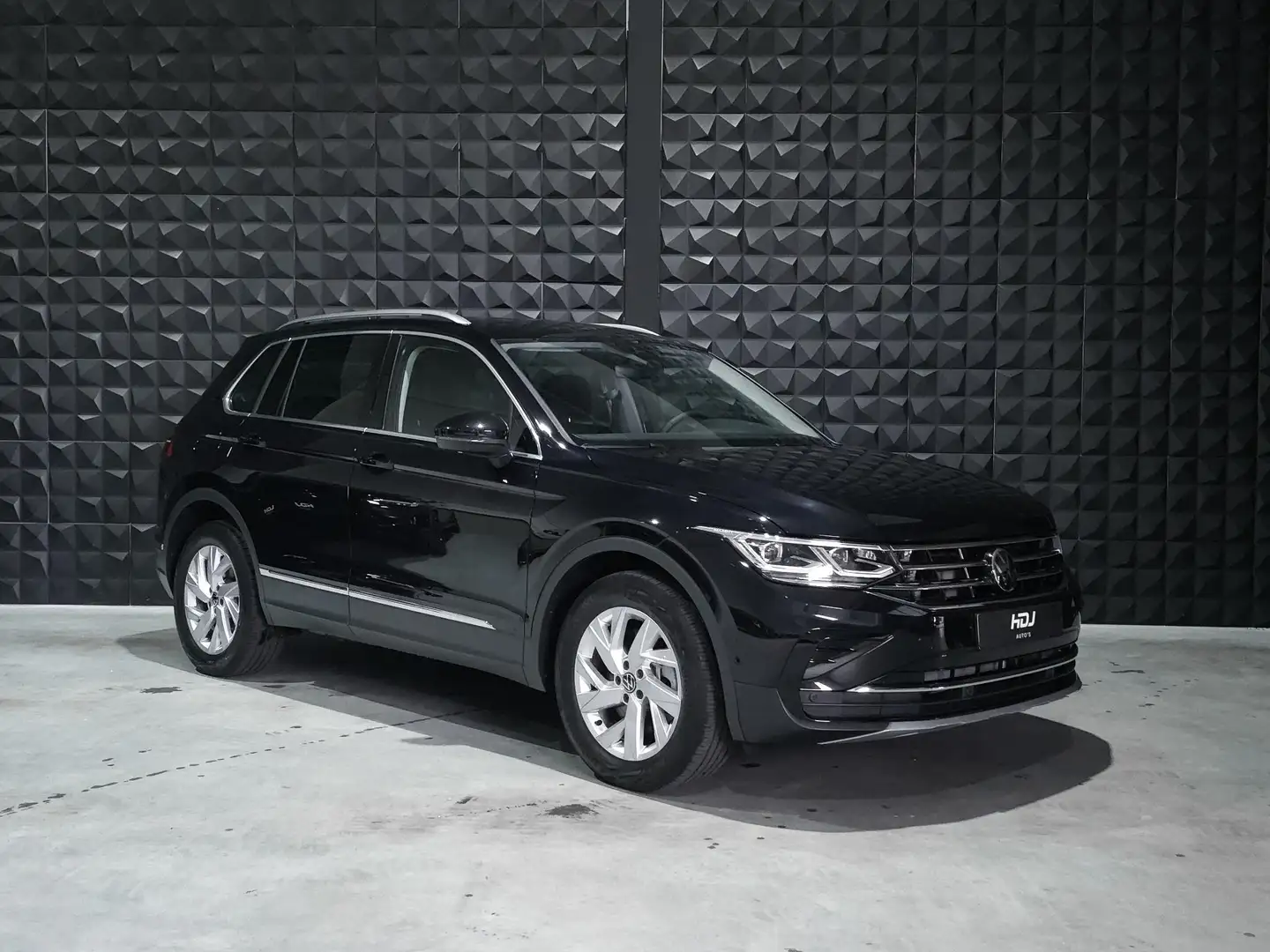 Volkswagen Tiguan 1.4 TSI eHybrid Elegance | 247km! | Matrix | Camer Zwart - 2