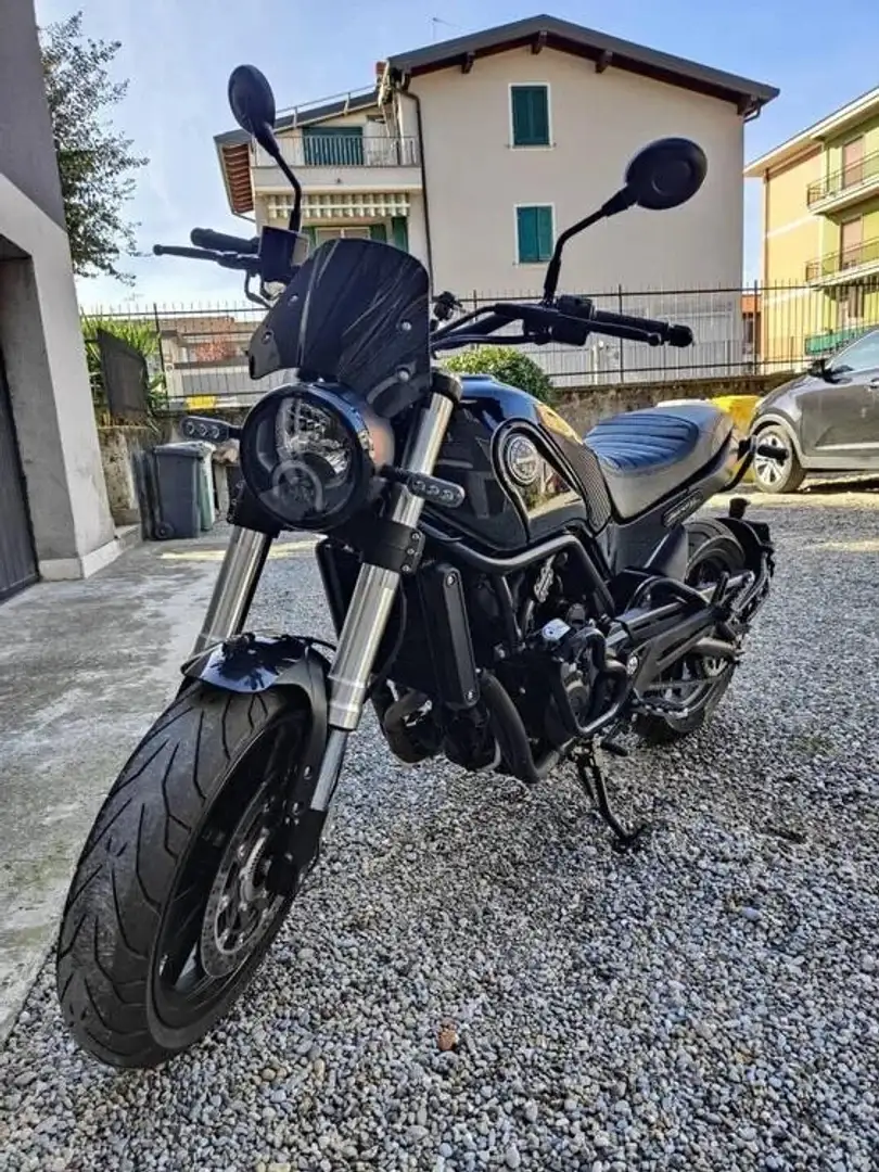 Benelli Leoncino 500 Zwart - 1