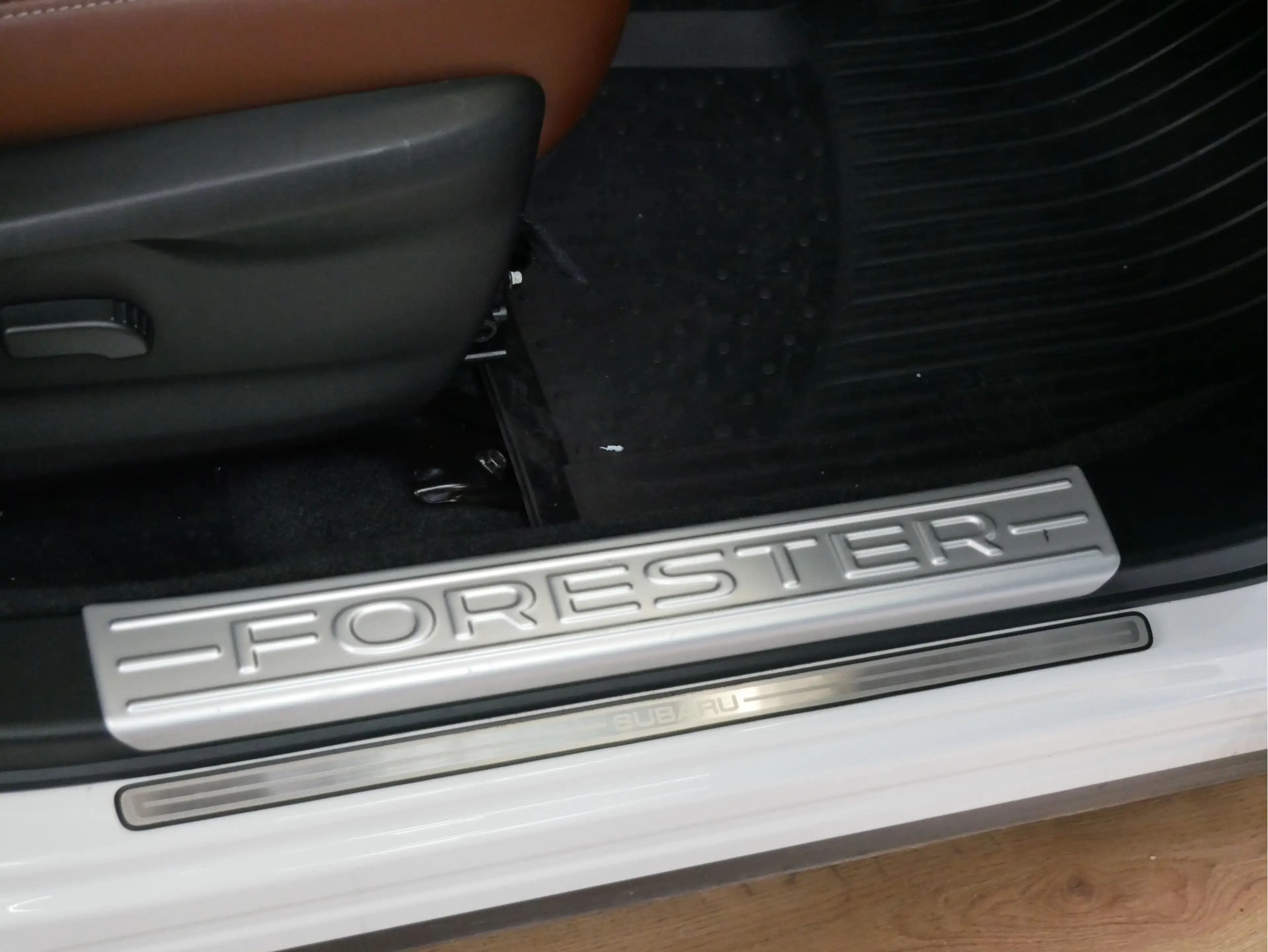 Subaru Forester 2.0i e-BOXER First Edition — photo 9