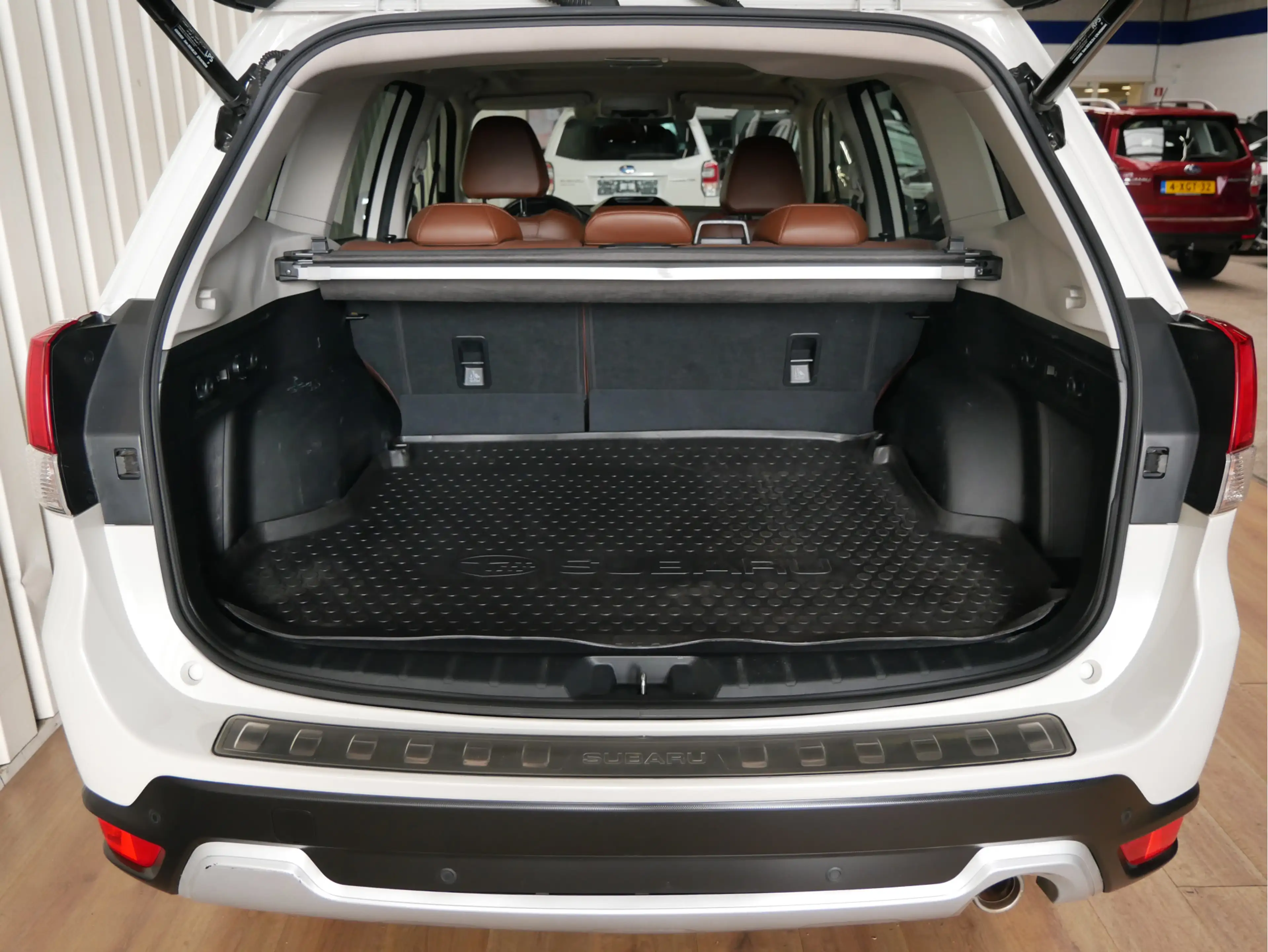 Subaru Forester 2.0i e-BOXER First Edition — photo 19
