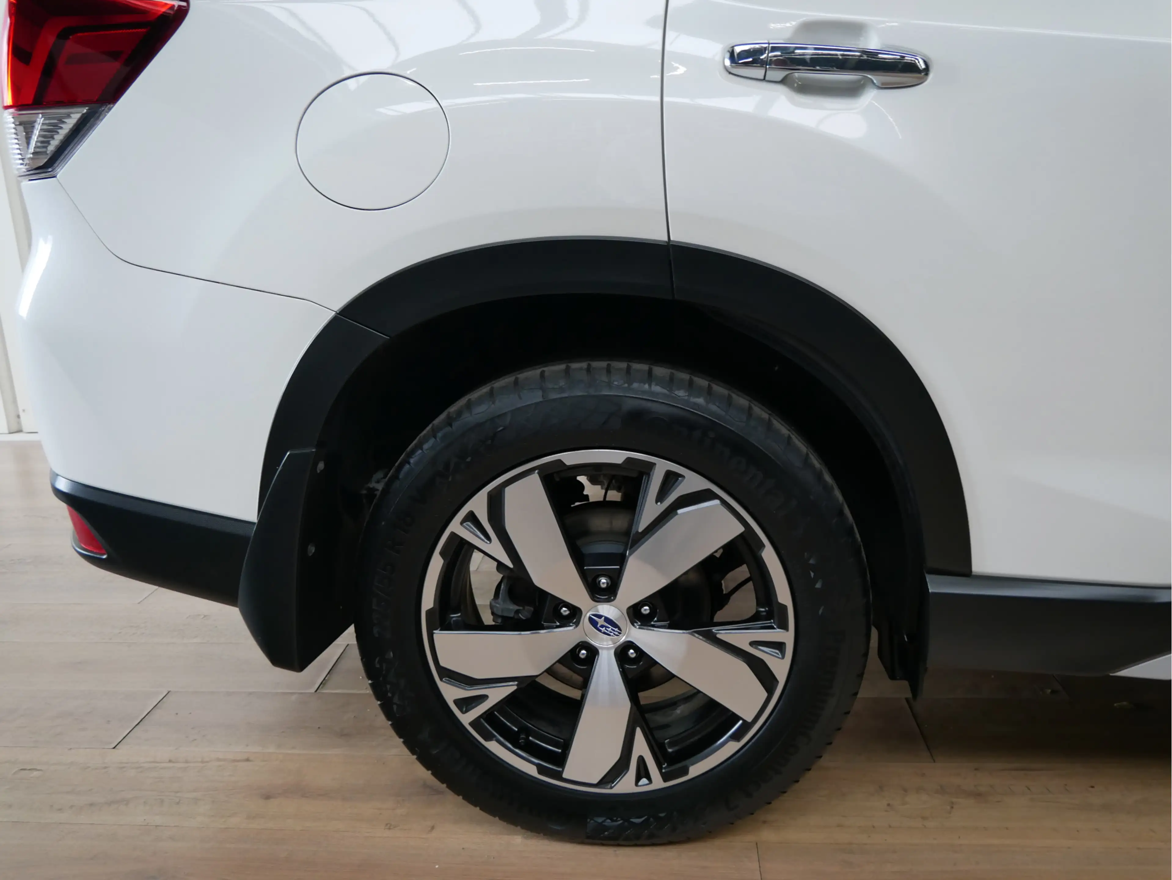 Subaru Forester 2.0i e-BOXER First Edition — photo 6