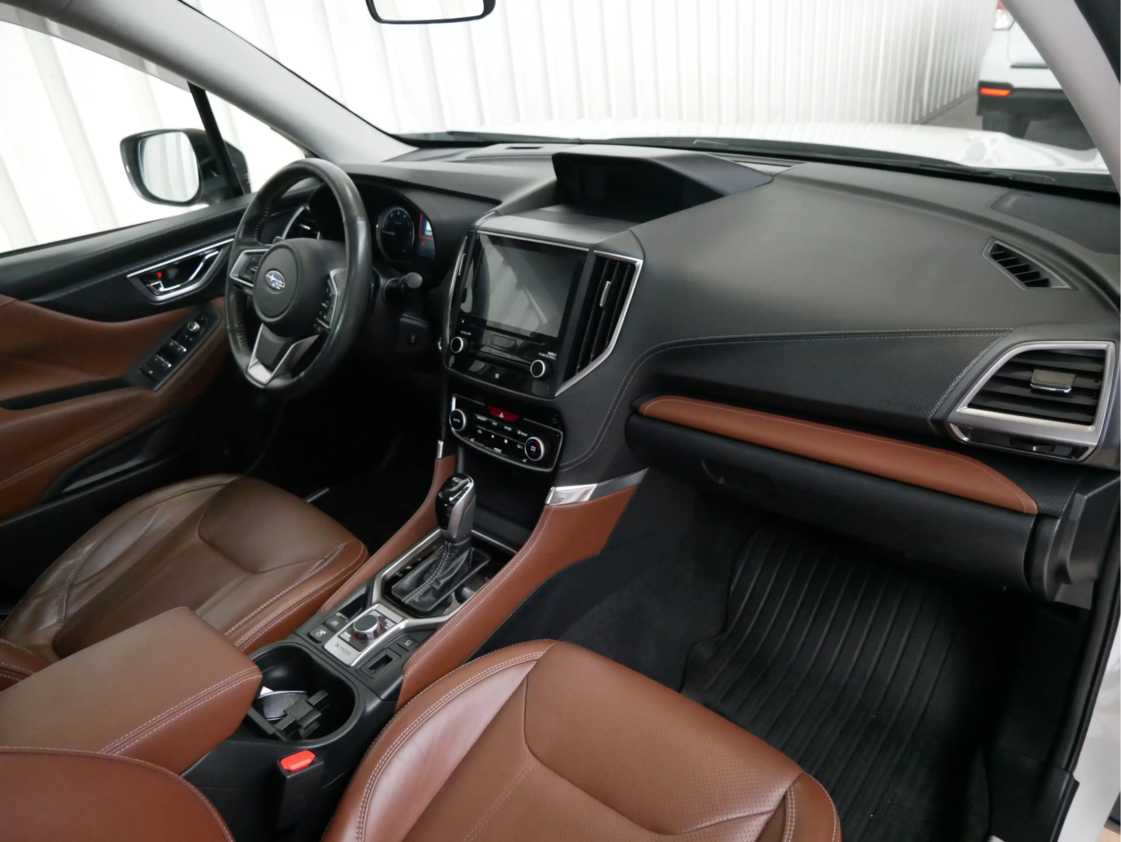 Subaru Forester 2.0i e-BOXER First Edition — photo 11